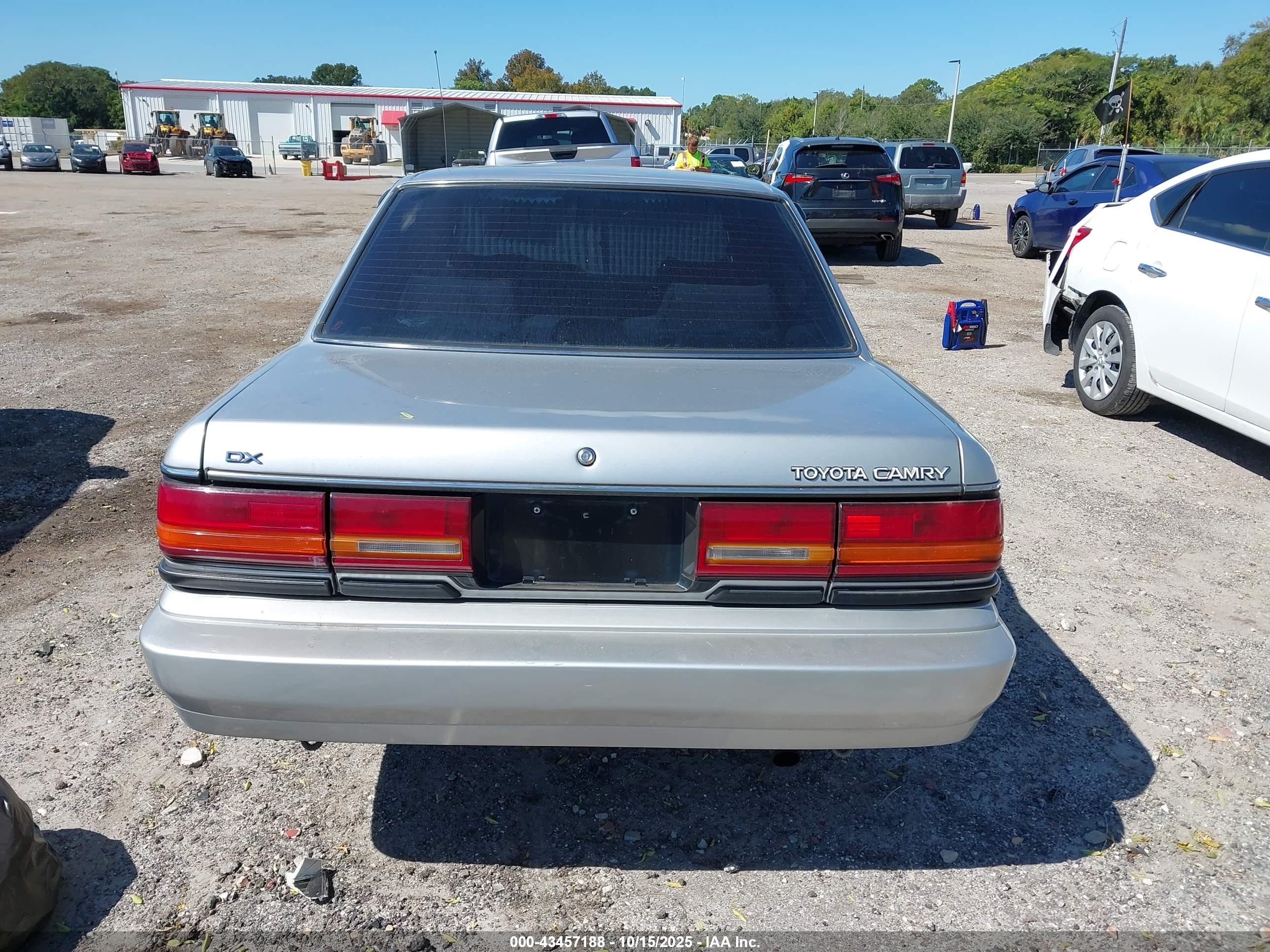 1991 Toyota Camry Dlx Gray vin: 4T1SV21EXMU295425