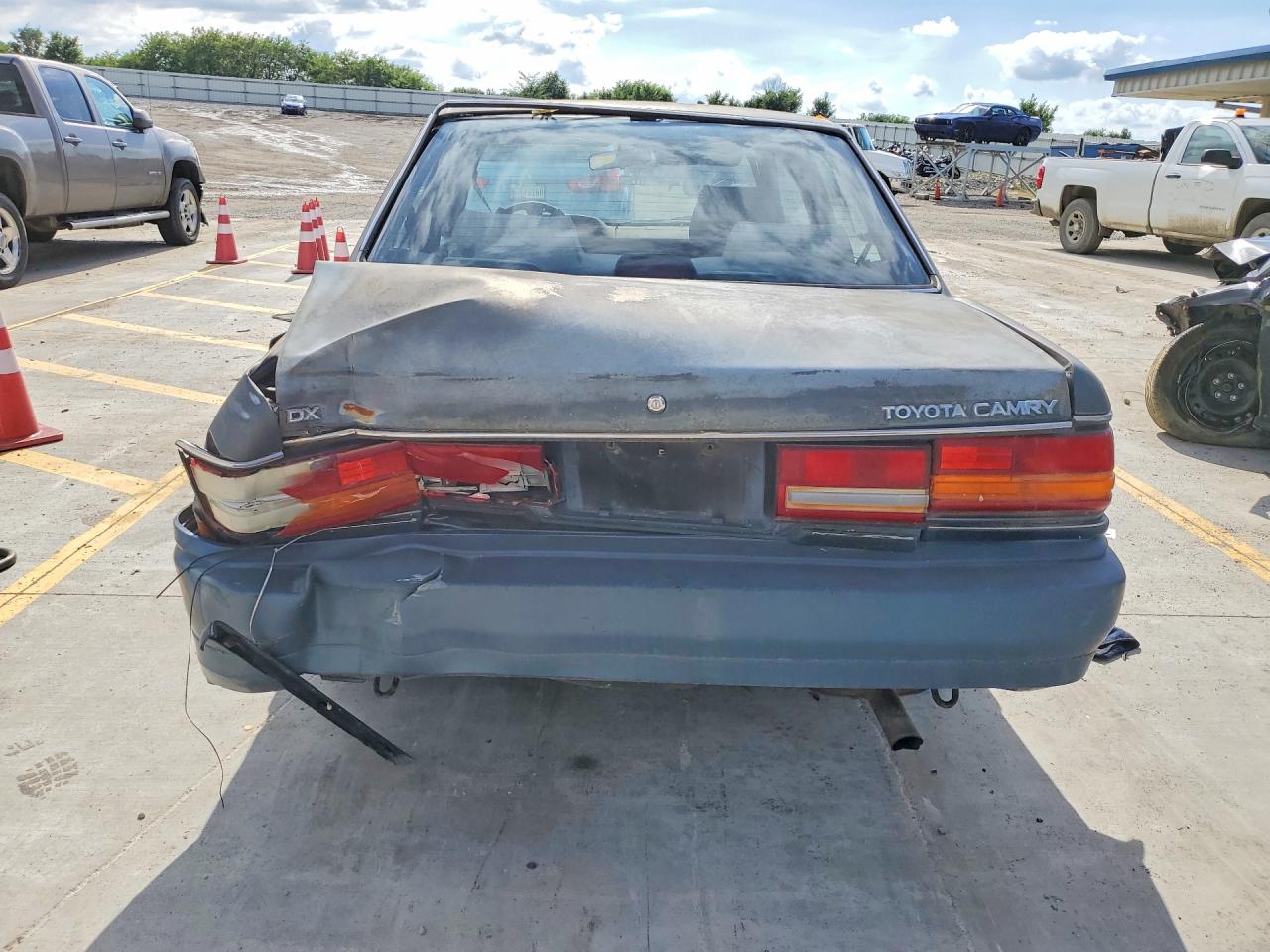 1991 Toyota Camry Dlx Серый vin: 4T1SV21EXMU332733