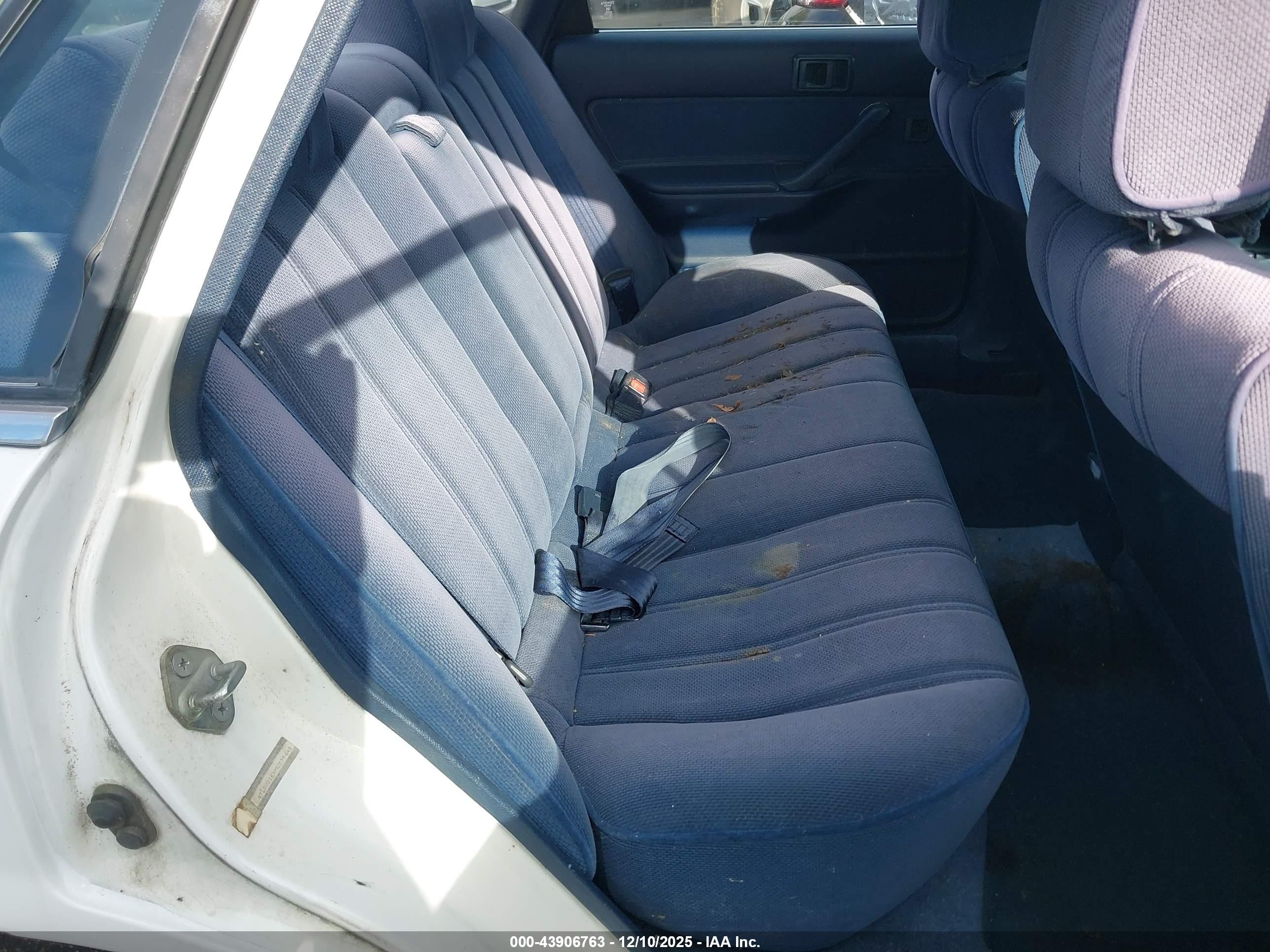 1991 Toyota Camry Dlx White vin: 4T1SV21EXMU335440