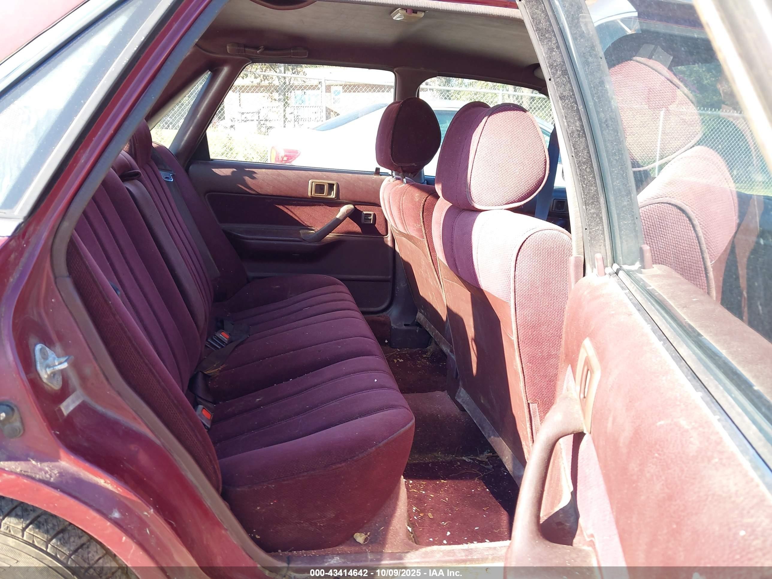 1991 Toyota Camry Dlx Red vin: 4T1SV21EXMU354893