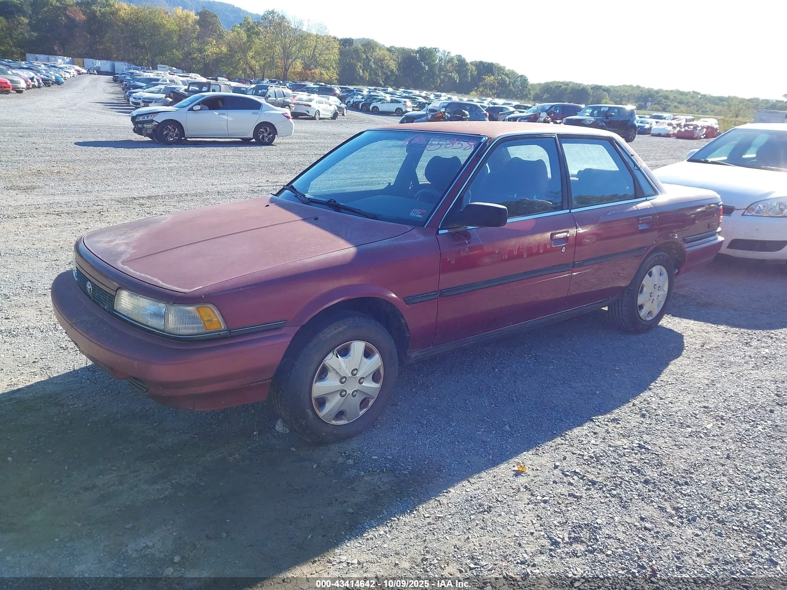 1991 Toyota Camry Dlx Red vin: 4T1SV21EXMU354893