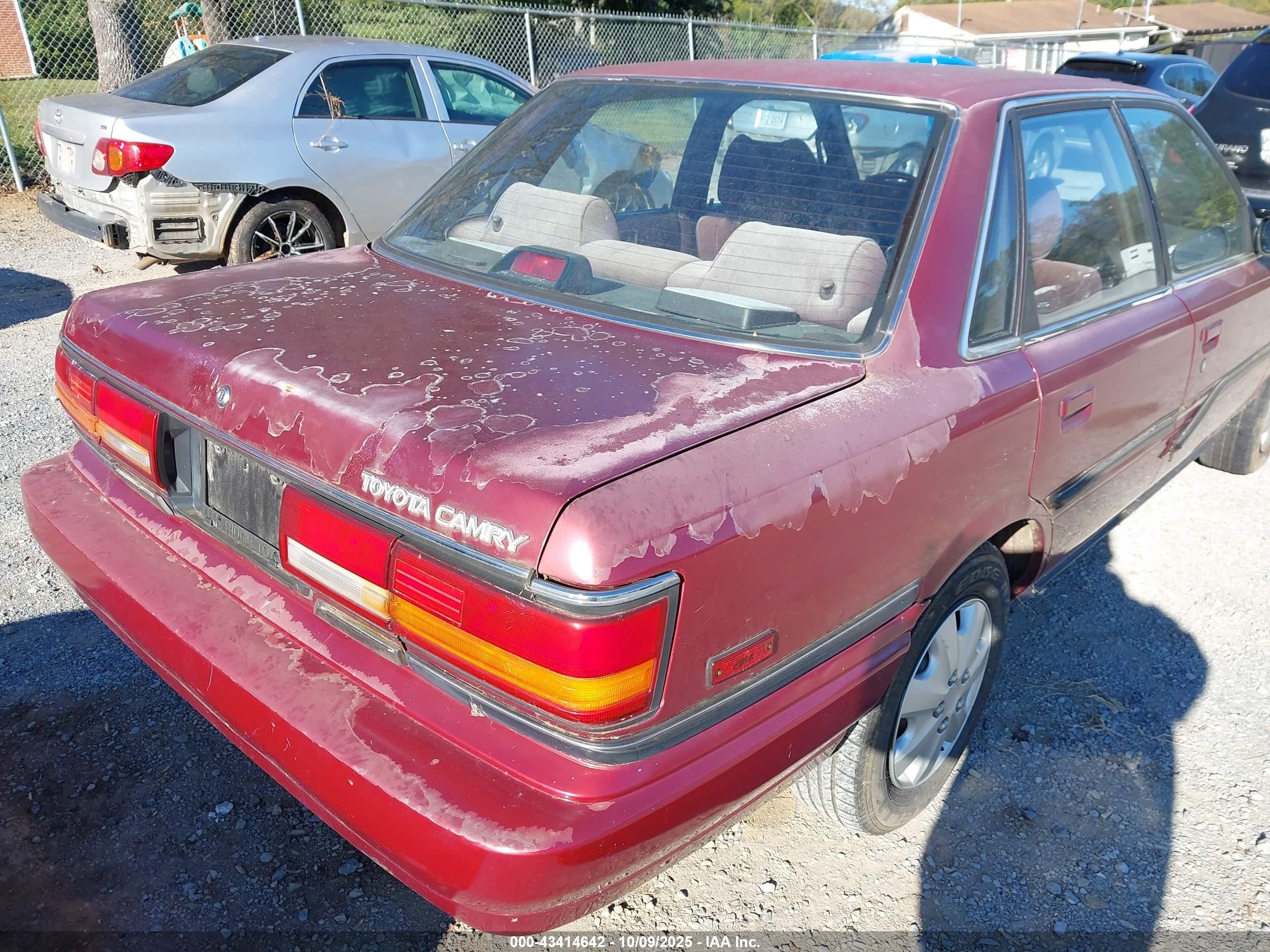 1991 Toyota Camry Dlx Red vin: 4T1SV21EXMU354893