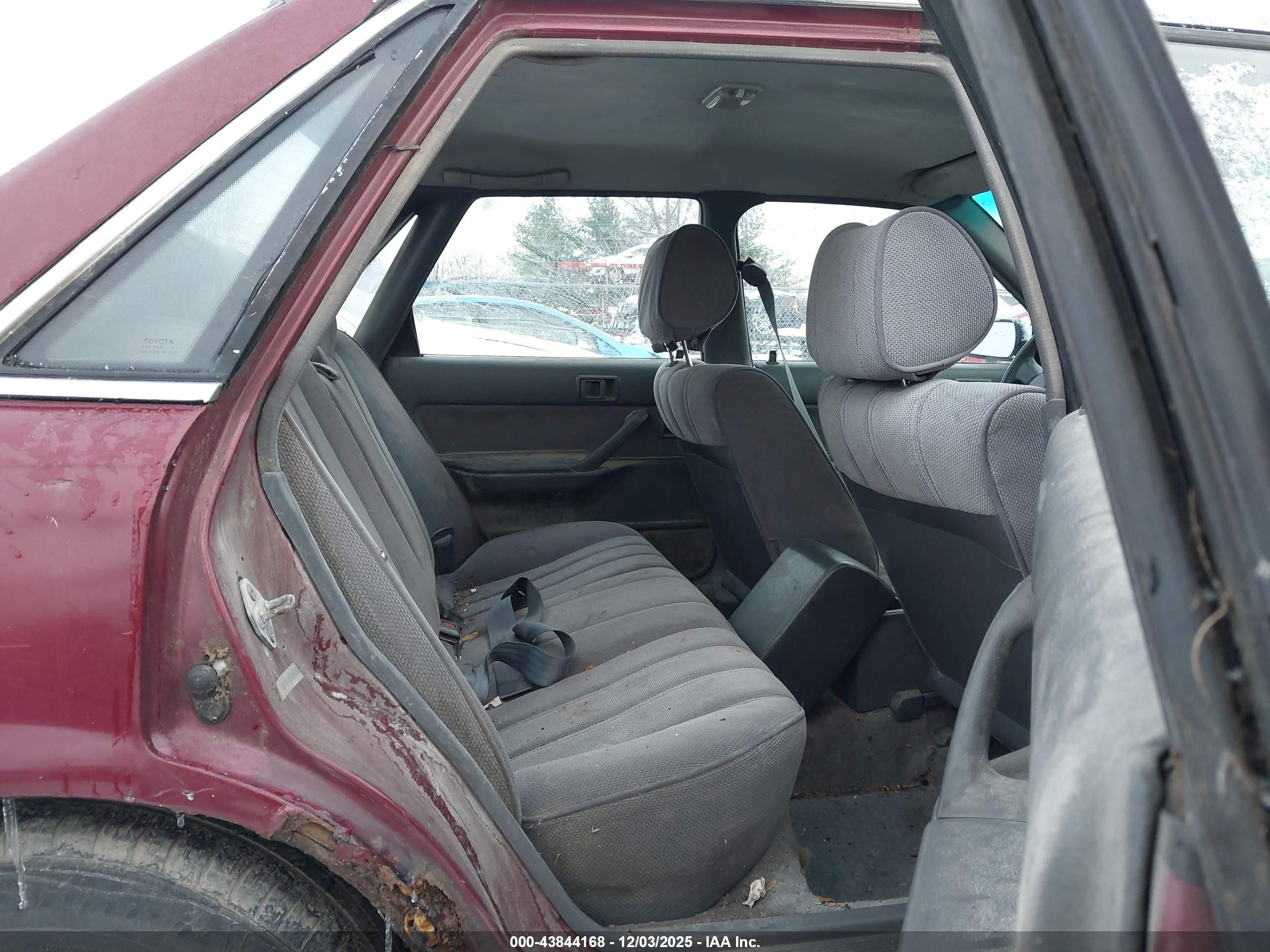1991 Toyota Camry Dlx Burgundy vin: 4T1SV21EXMU405194