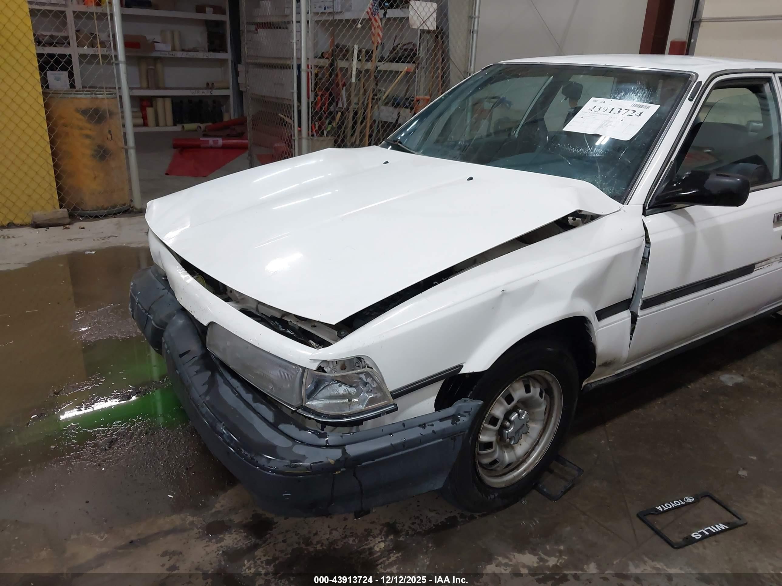 1990 Toyota Camry   White vin: 4T1SV24E0LU233882