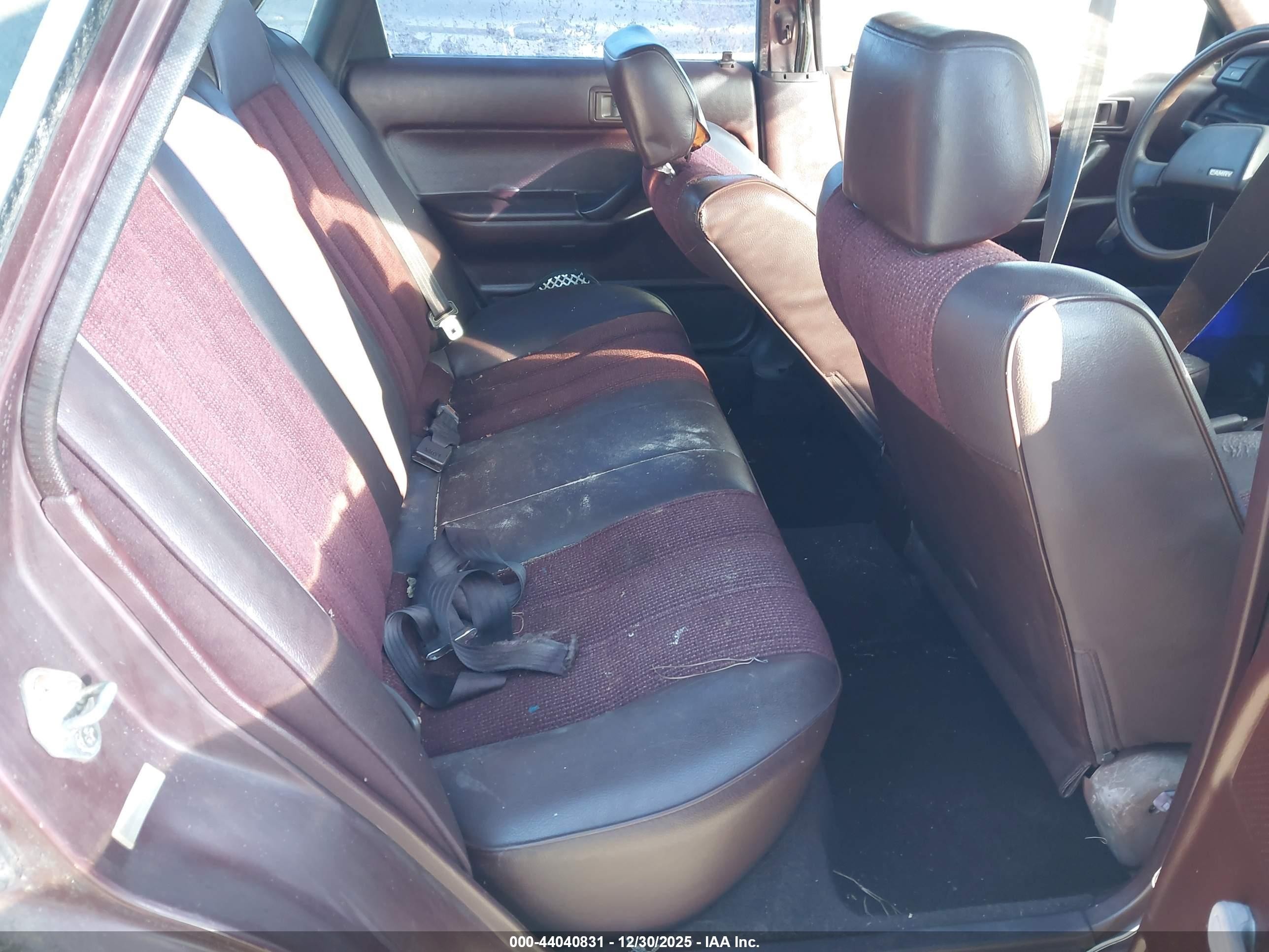 1989 Toyota Camry   Бордовый vin: 4T1SV24E2KU022181