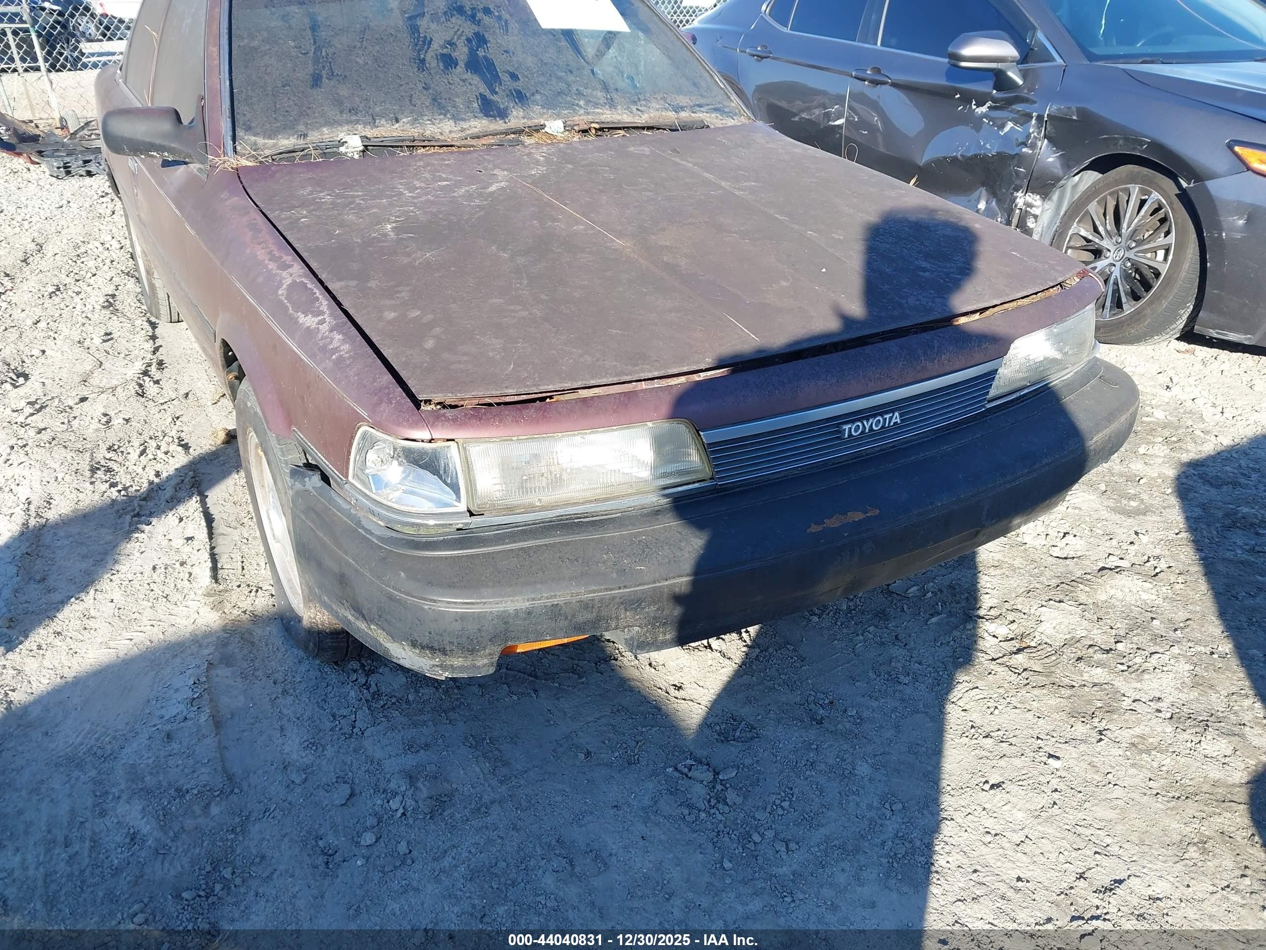 1989 Toyota Camry   Бордовый vin: 4T1SV24E2KU022181