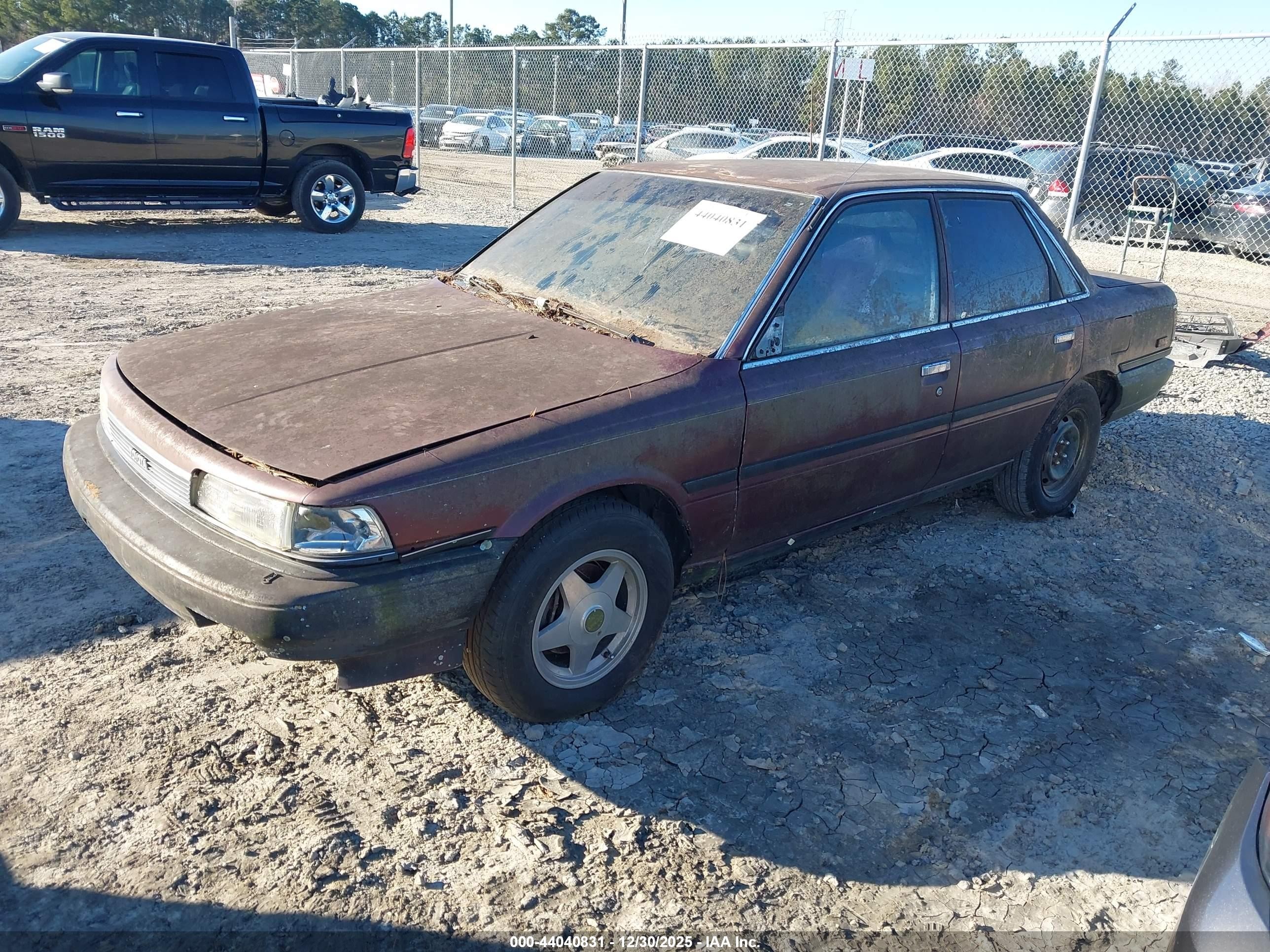 1989 Toyota Camry   Бордовый vin: 4T1SV24E2KU022181
