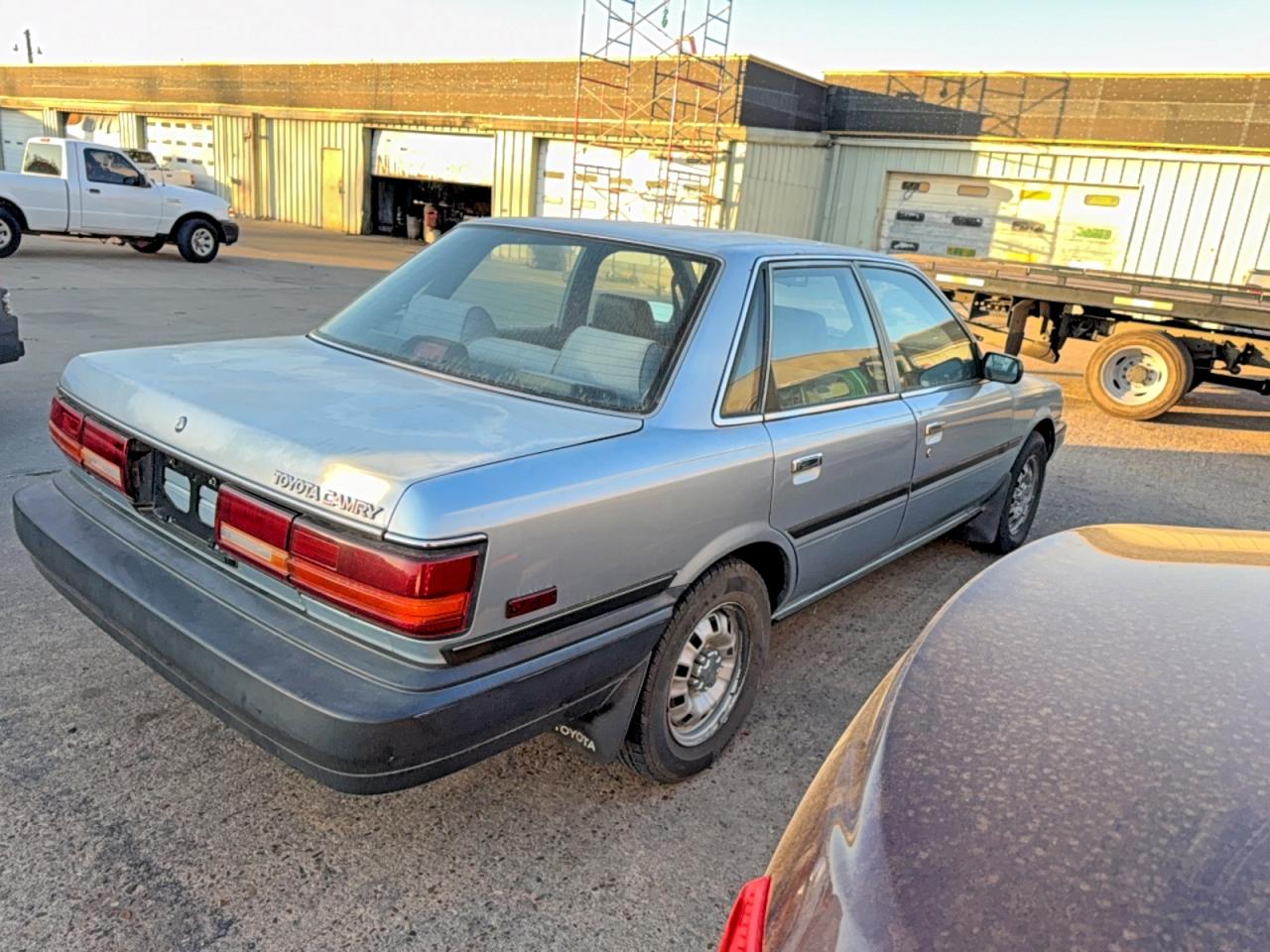 1990 Toyt Camry Blue Blue vin: 4T1SV24E6LU271763
