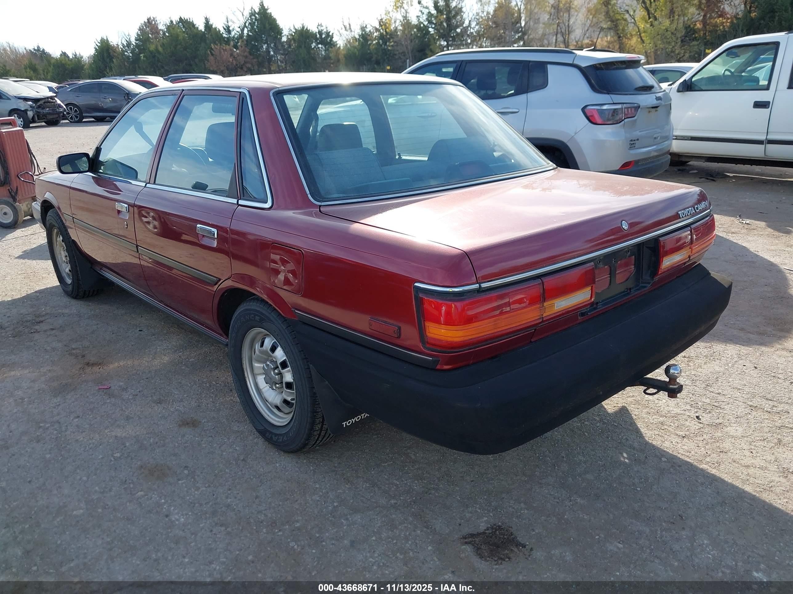 1990 Toyota Camry   Красный vin: 4T1SV24EXLU274729