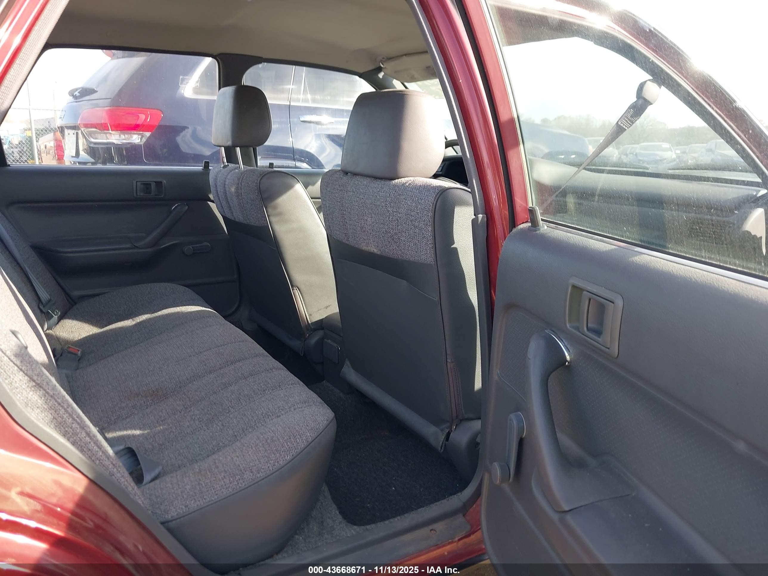 1990 Toyota Camry   Красный vin: 4T1SV24EXLU274729