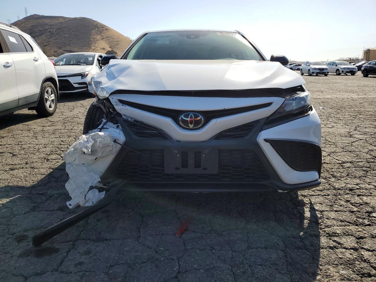 2021 Toyota Camry Se Nightshade White vin: 4T1T11BK9MU044944