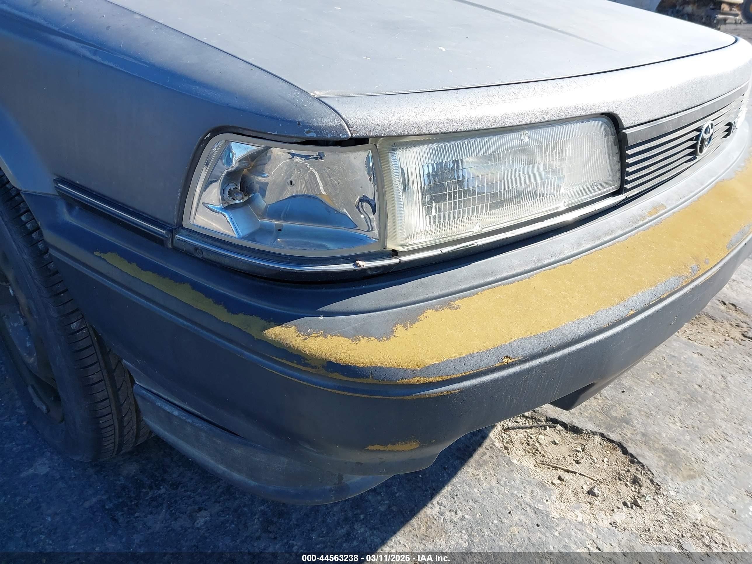1990 Toyota Camry Dlx Серый vin: 4T1VV21E1LU028296