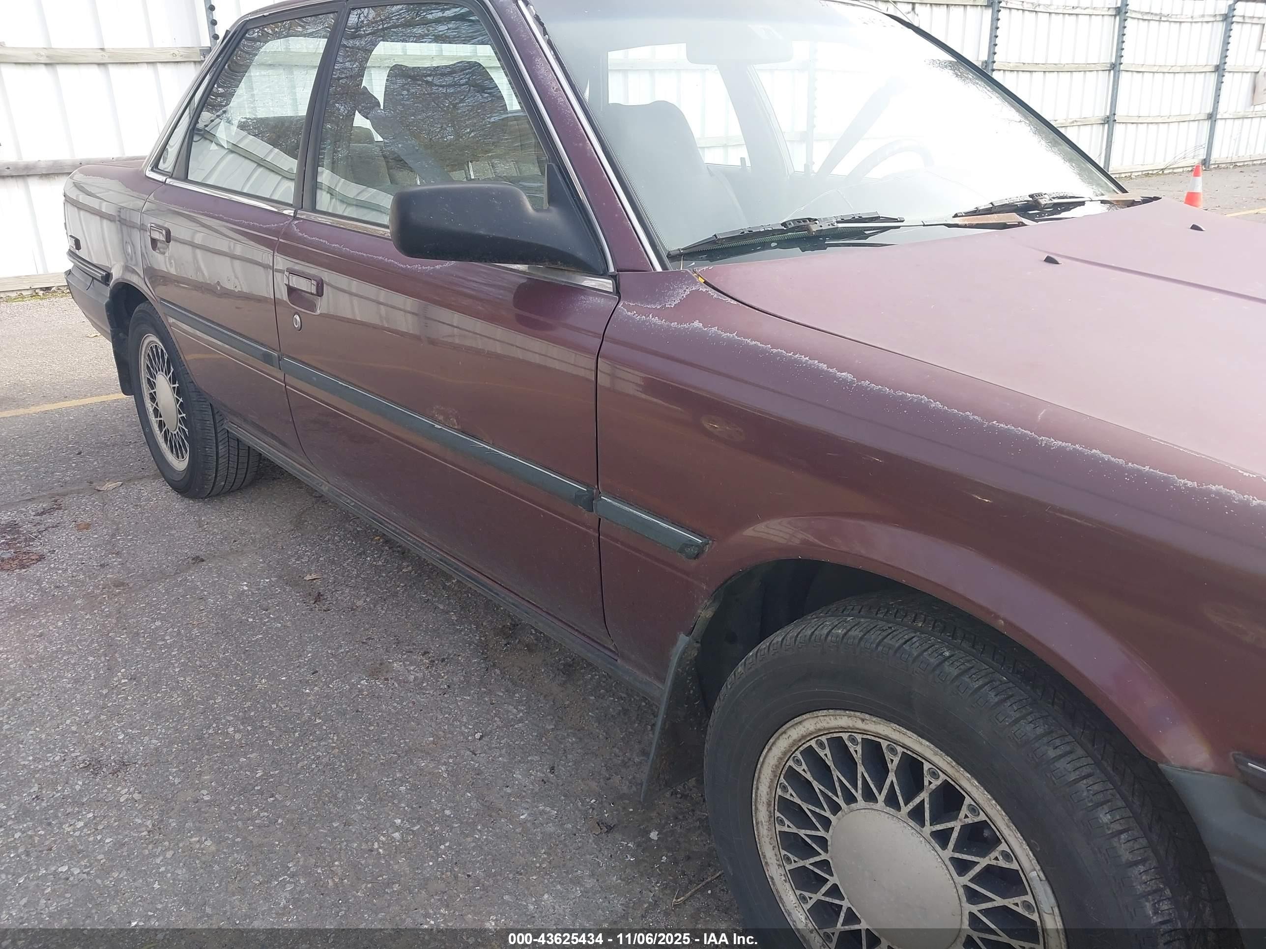 1990 Toyota Camry Dlx Maroon vin: 4T1VV21EXLU028720