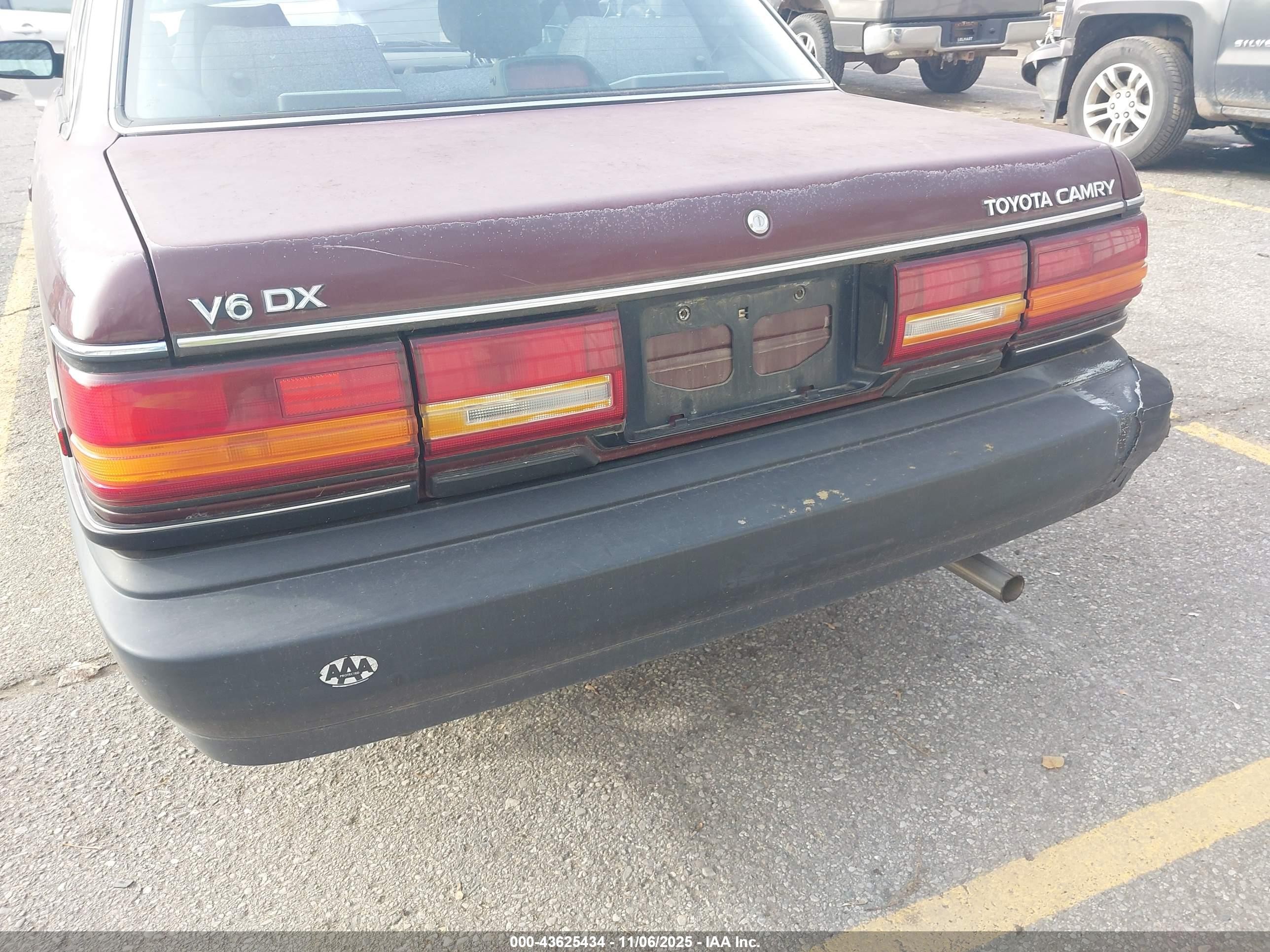 1990 Toyota Camry Dlx Maroon vin: 4T1VV21EXLU028720