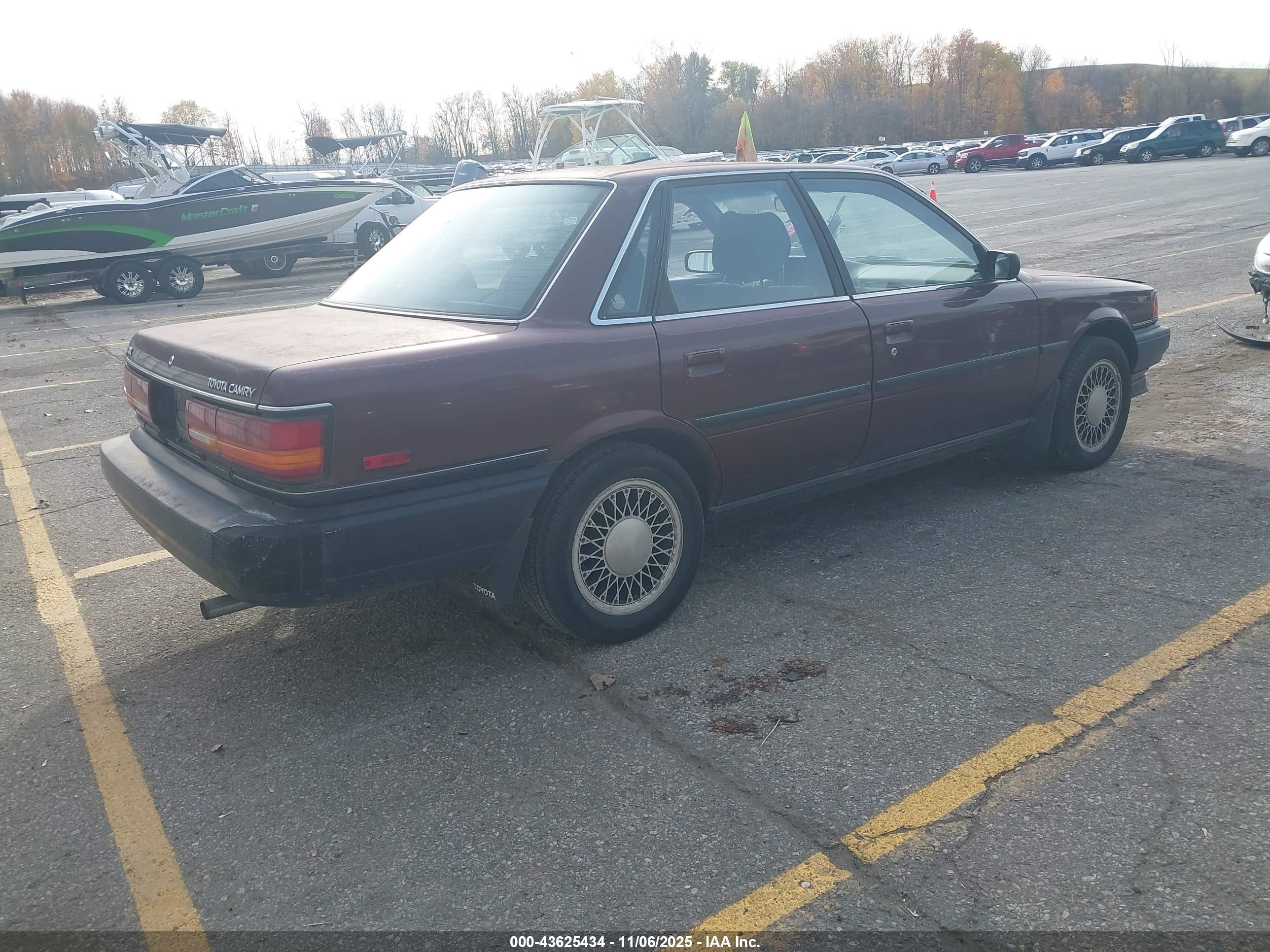 1990 Toyota Camry Dlx Maroon vin: 4T1VV21EXLU028720