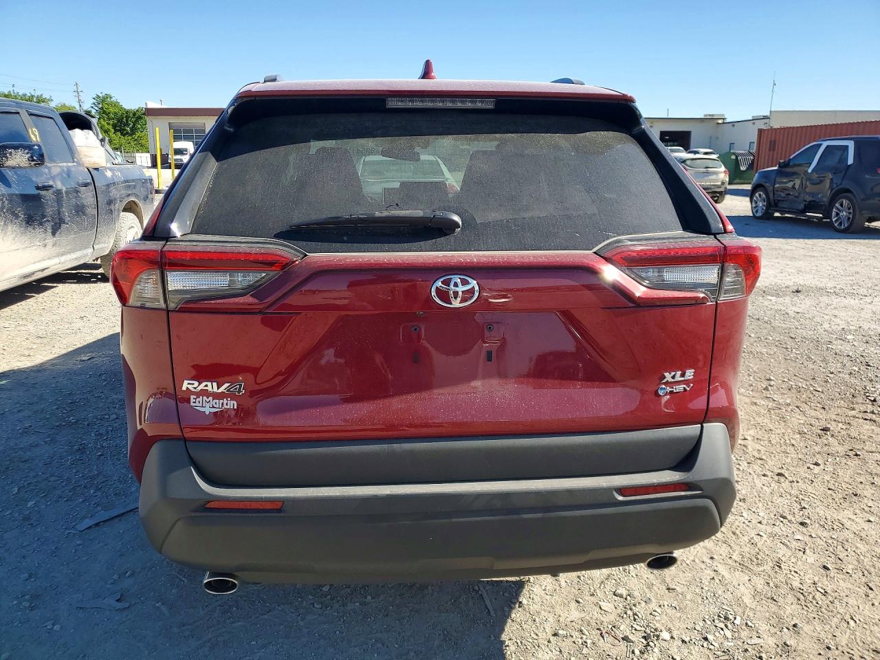 2025 Toyota Rav4 Xle Premium Red vin: 4T3B6RFV0SU187995