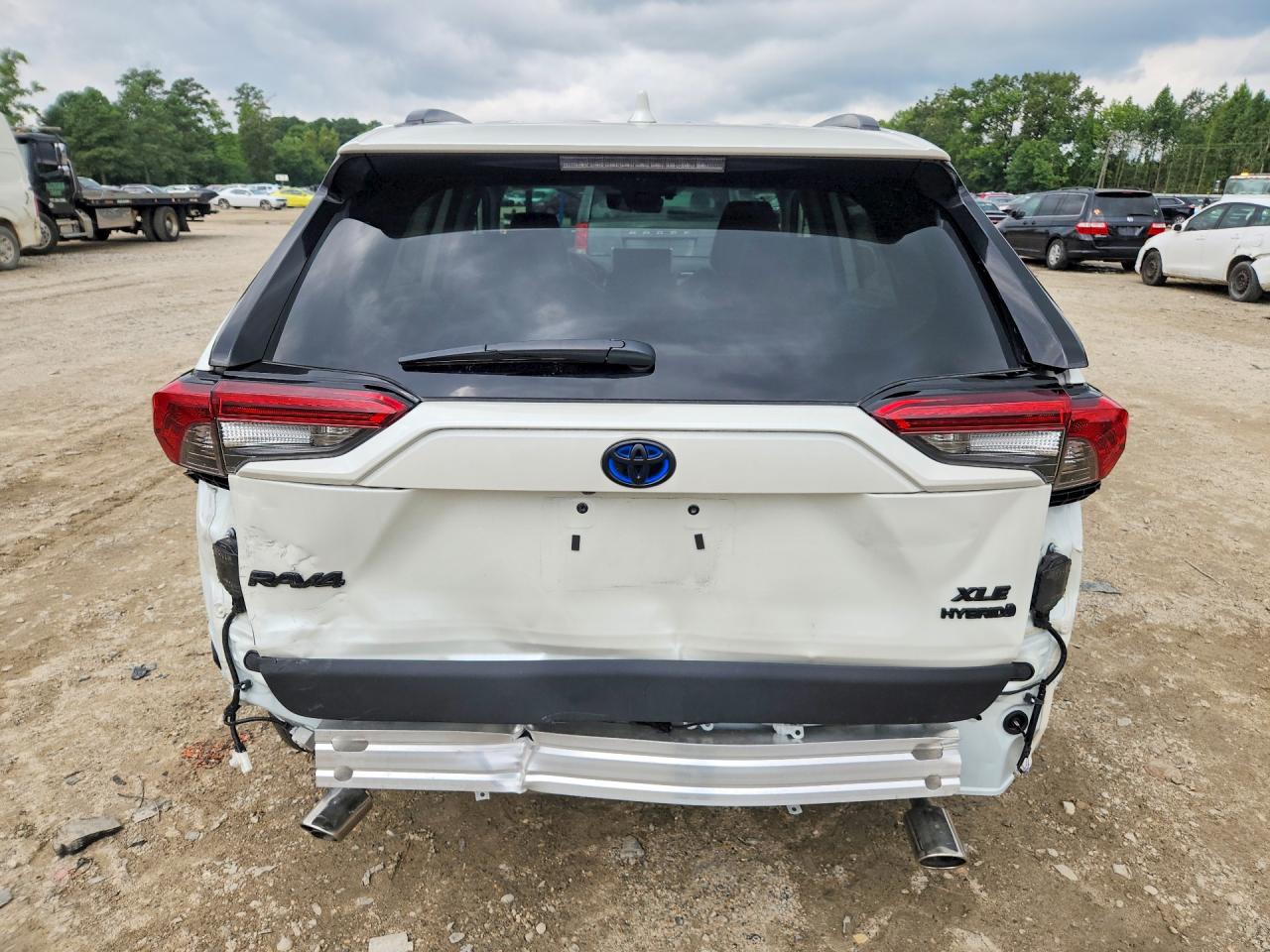 2022 Toyota Rav4 Xle Premium White vin: 4T3B6RFV2NU087952