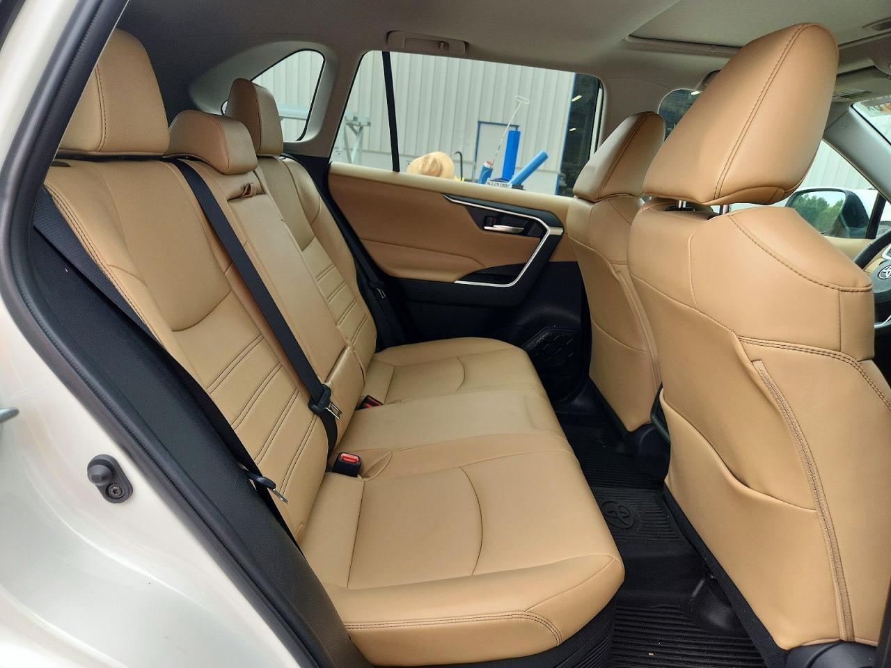 2022 Toyota Rav4 Xle Premium White vin: 4T3B6RFV2NU087952