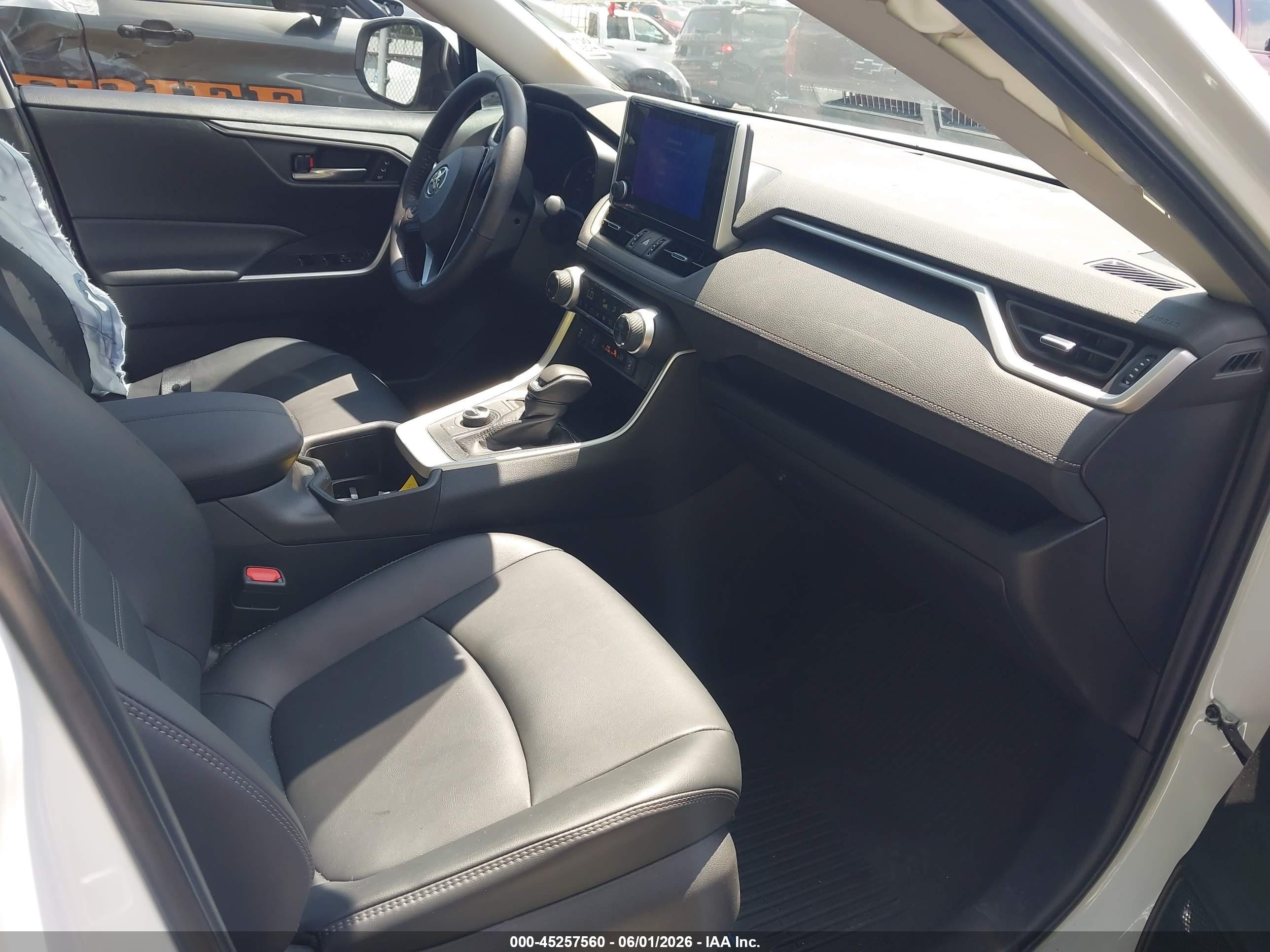 2024 Toyota Rav4 Hybrid Xle Premium White vin: 4T3B6RFV7RU171805