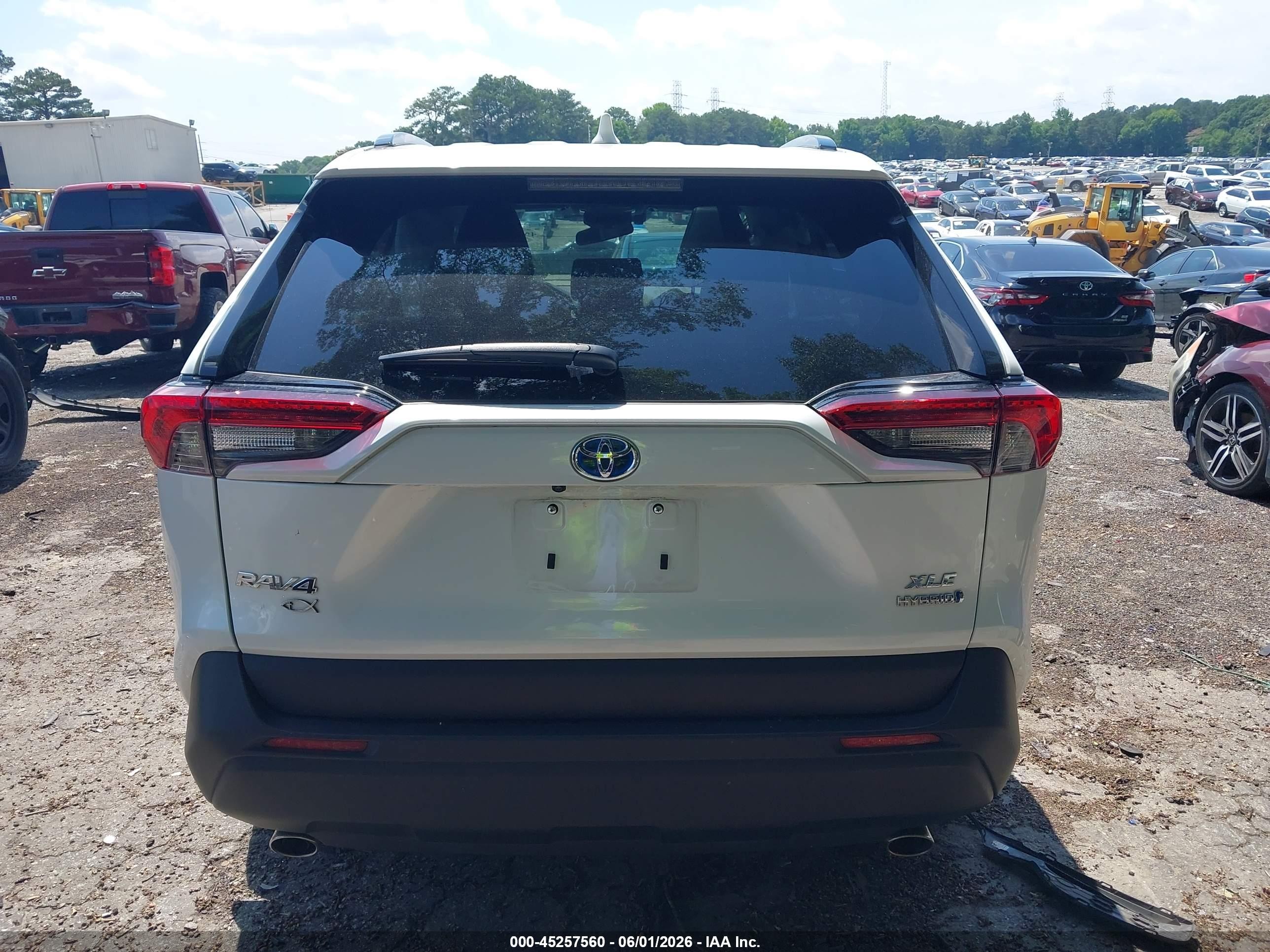 2024 Toyota Rav4 Hybrid Xle Premium White vin: 4T3B6RFV7RU171805