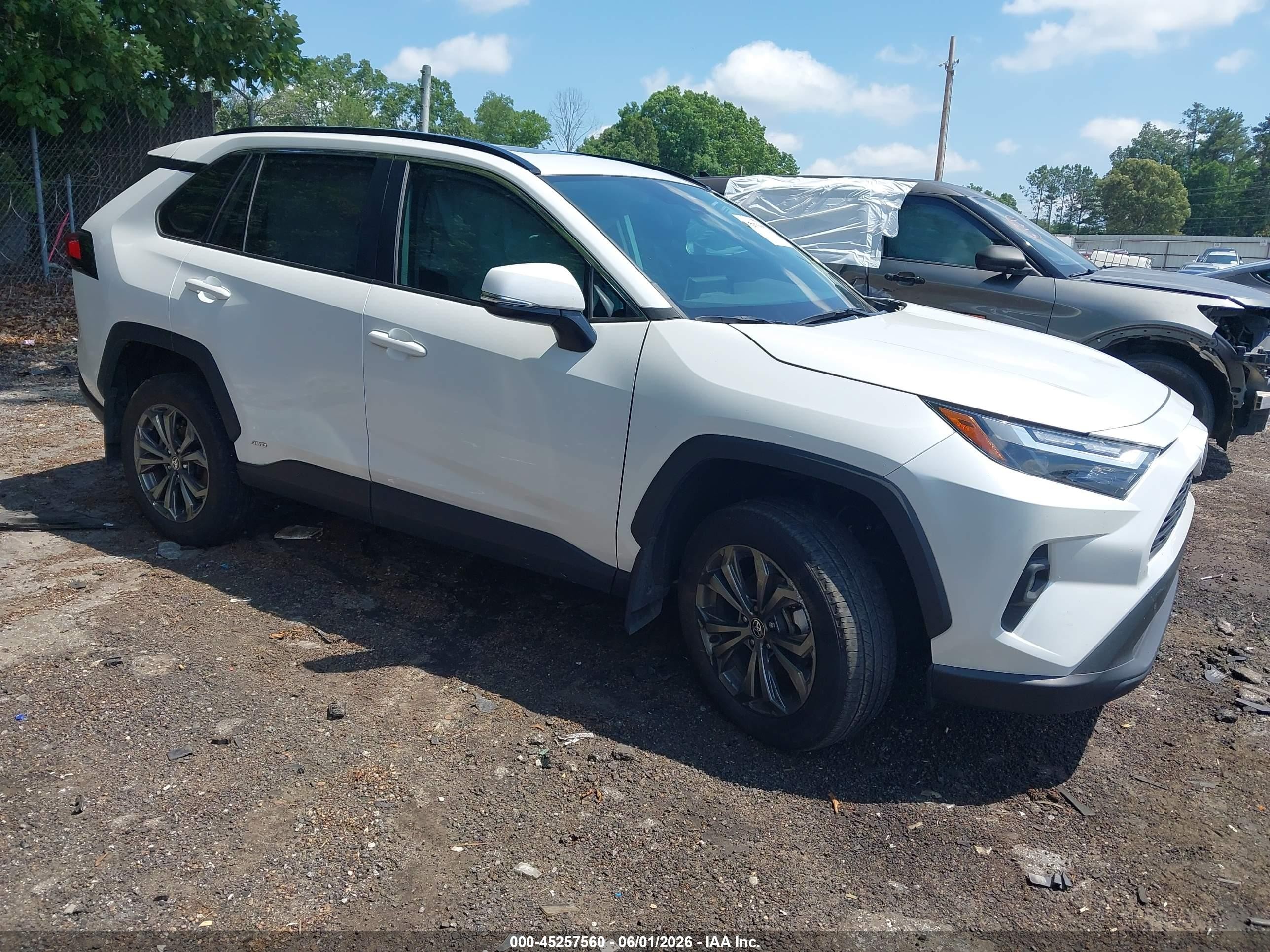 2024 Toyota Rav4 Hybrid Xle Premium White vin: 4T3B6RFV7RU171805