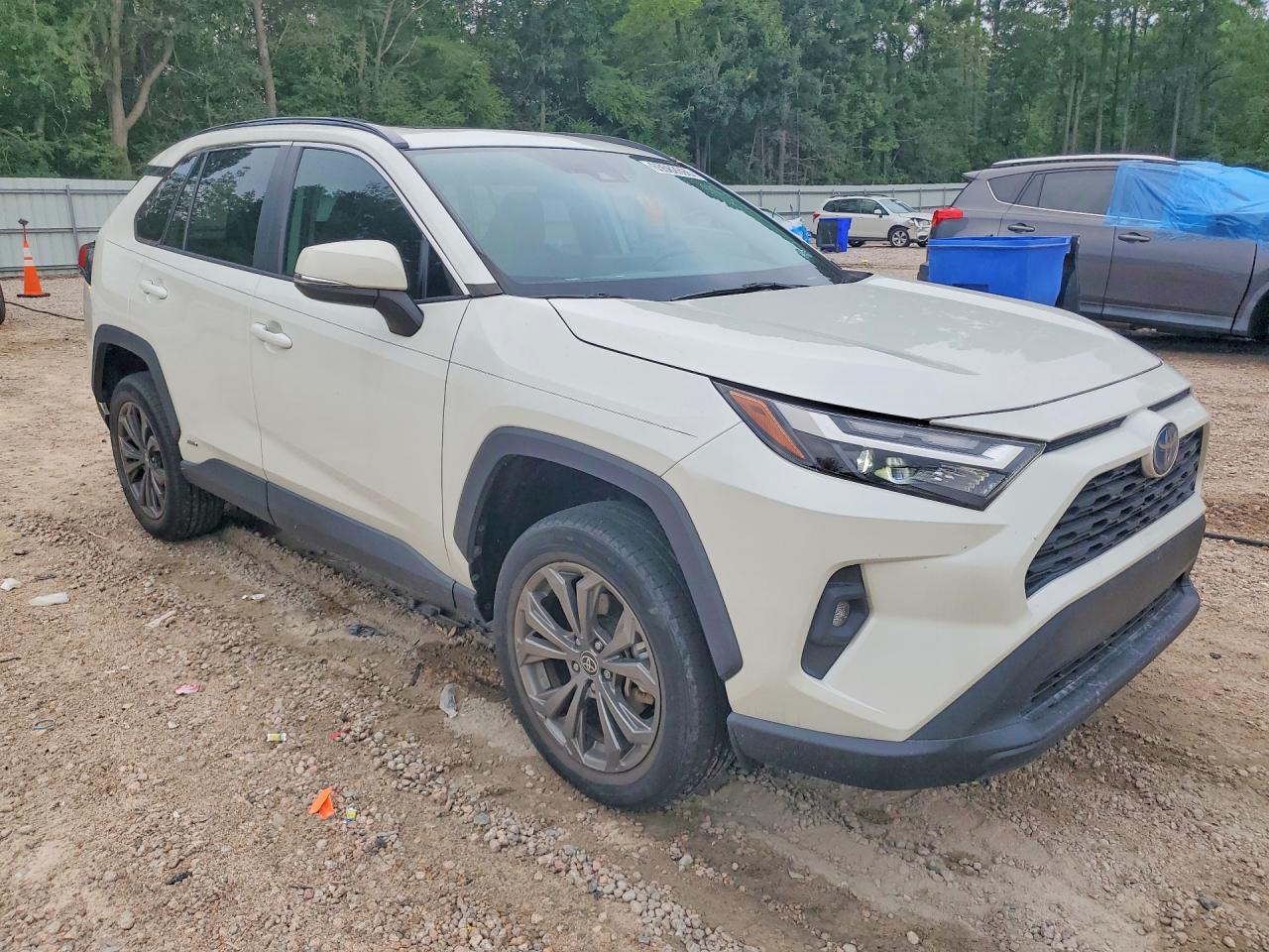 2022 Toyota Rav4 Xle Premium White vin: 4T3B6RFV8NU092718