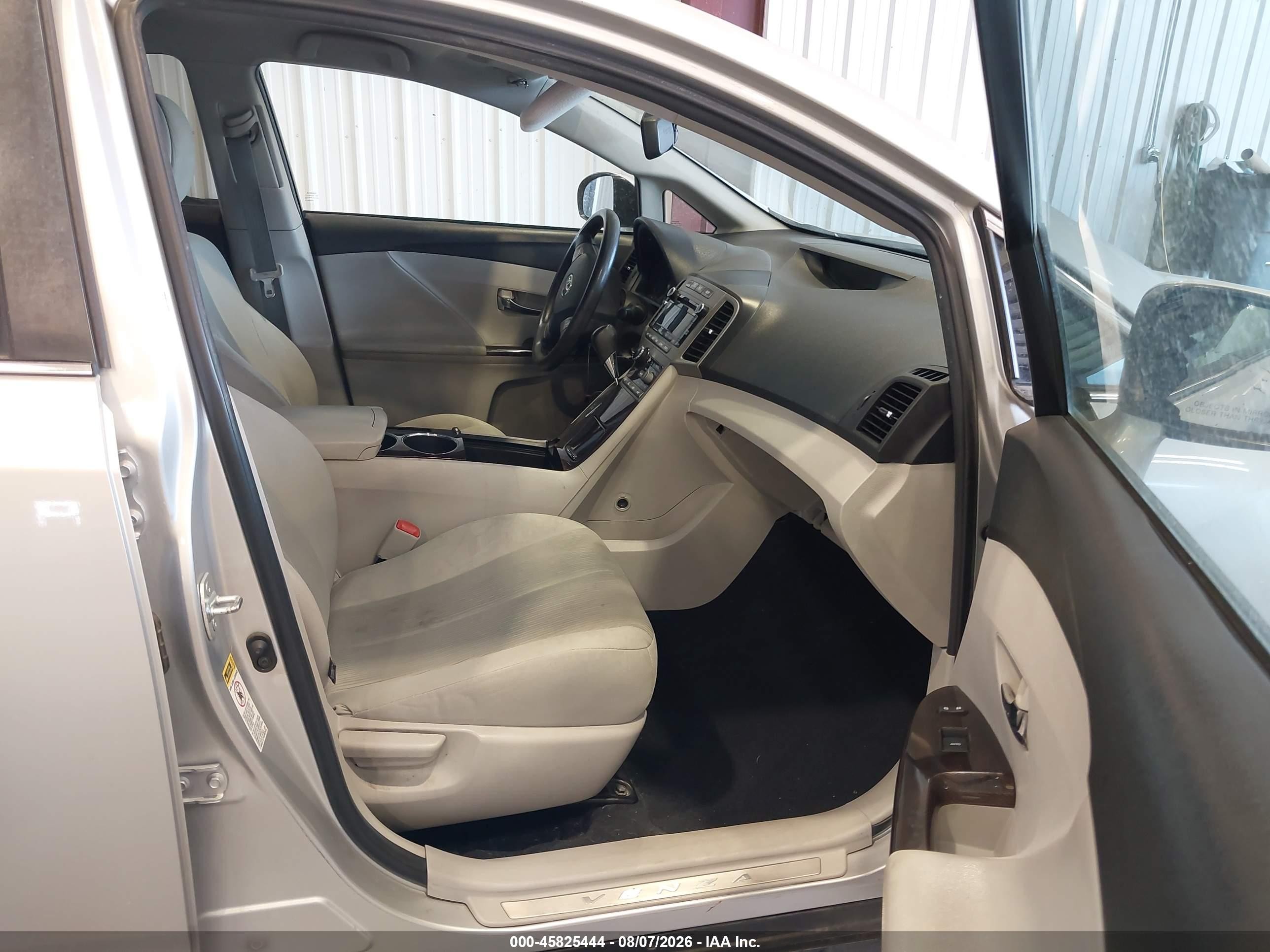 2011 Toyota Venza   Silver vin: 4T3BA3BB5BU023794