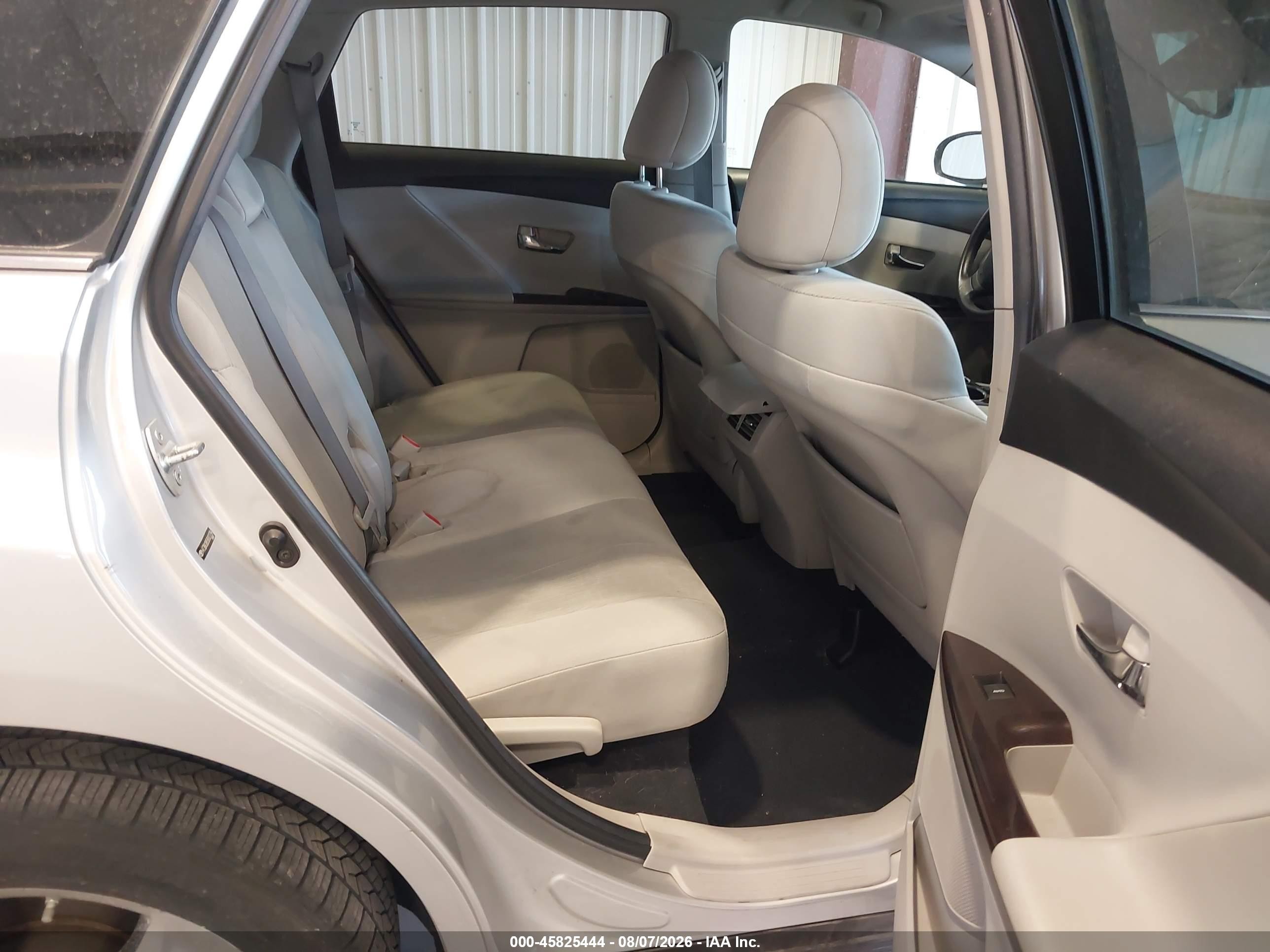 2011 Toyota Venza   Silver vin: 4T3BA3BB5BU023794
