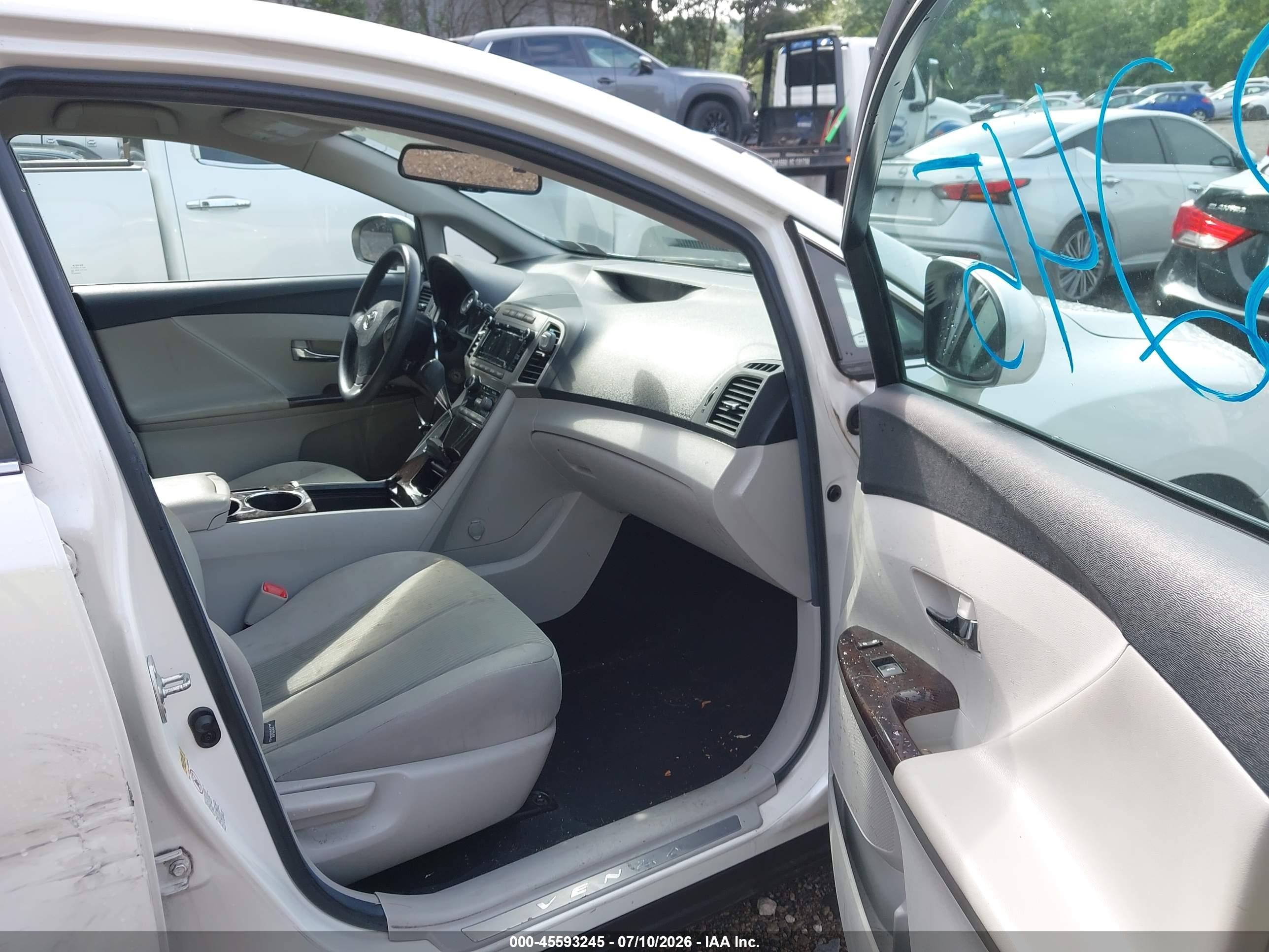 2011 Toyota Venza   White vin: 4T3BA3BB6BU026218