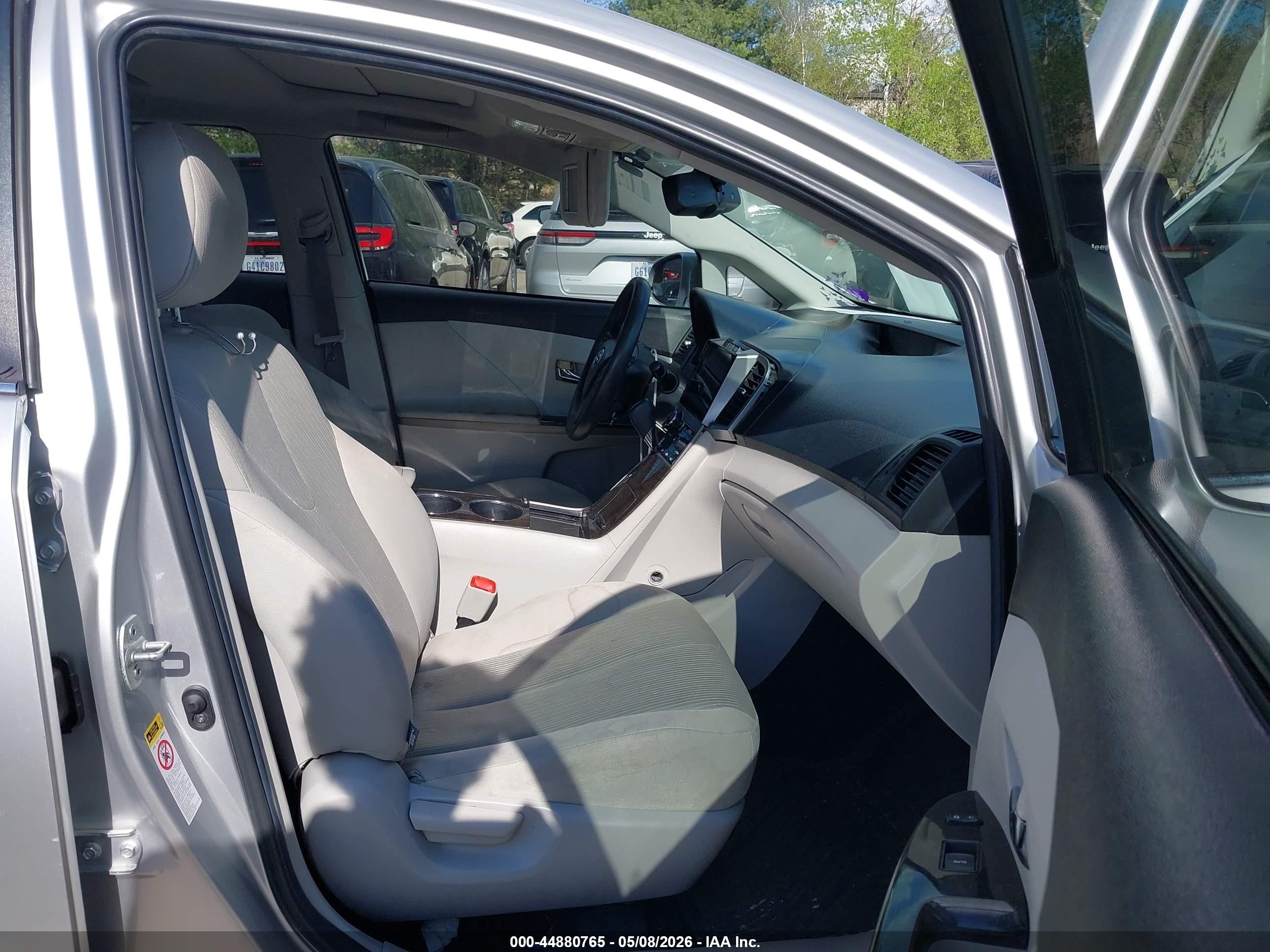 2013 Toyota Venza Le Silver vin: 4T3BA3BB7DU039403