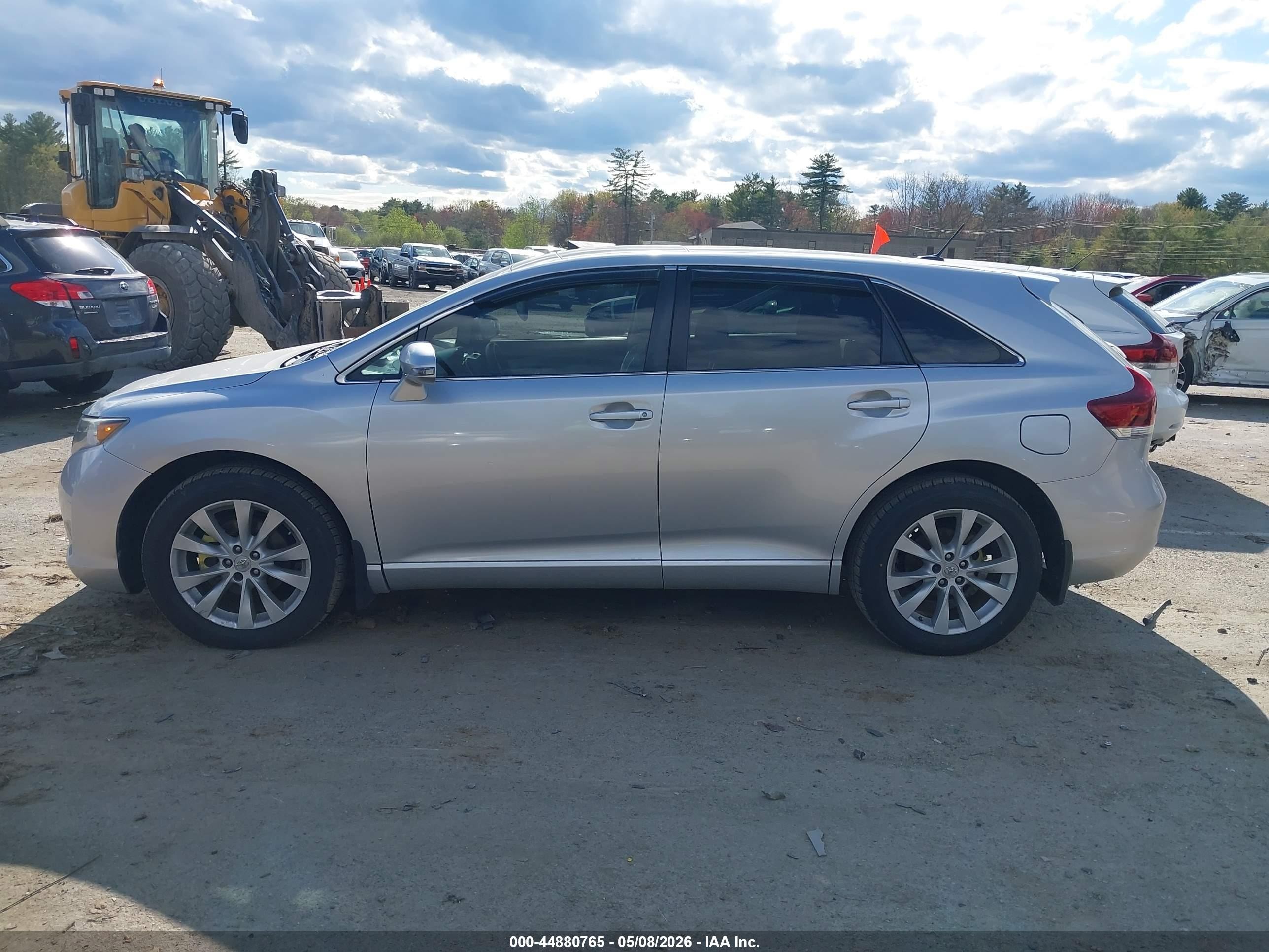 2013 Toyota Venza Le Silver vin: 4T3BA3BB7DU039403