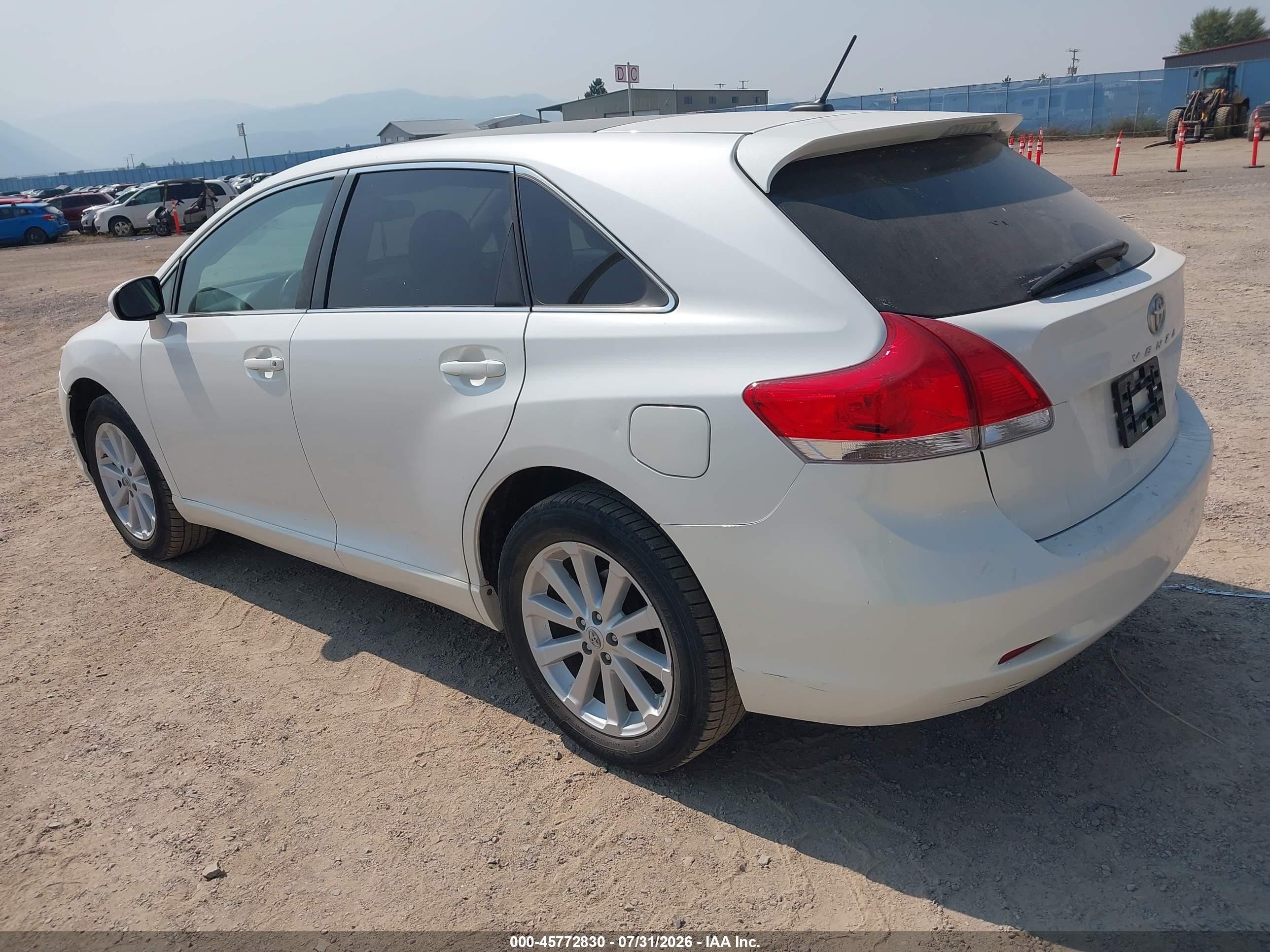 2010 Toyota Venza   White vin: 4T3BA3BB8AU018863