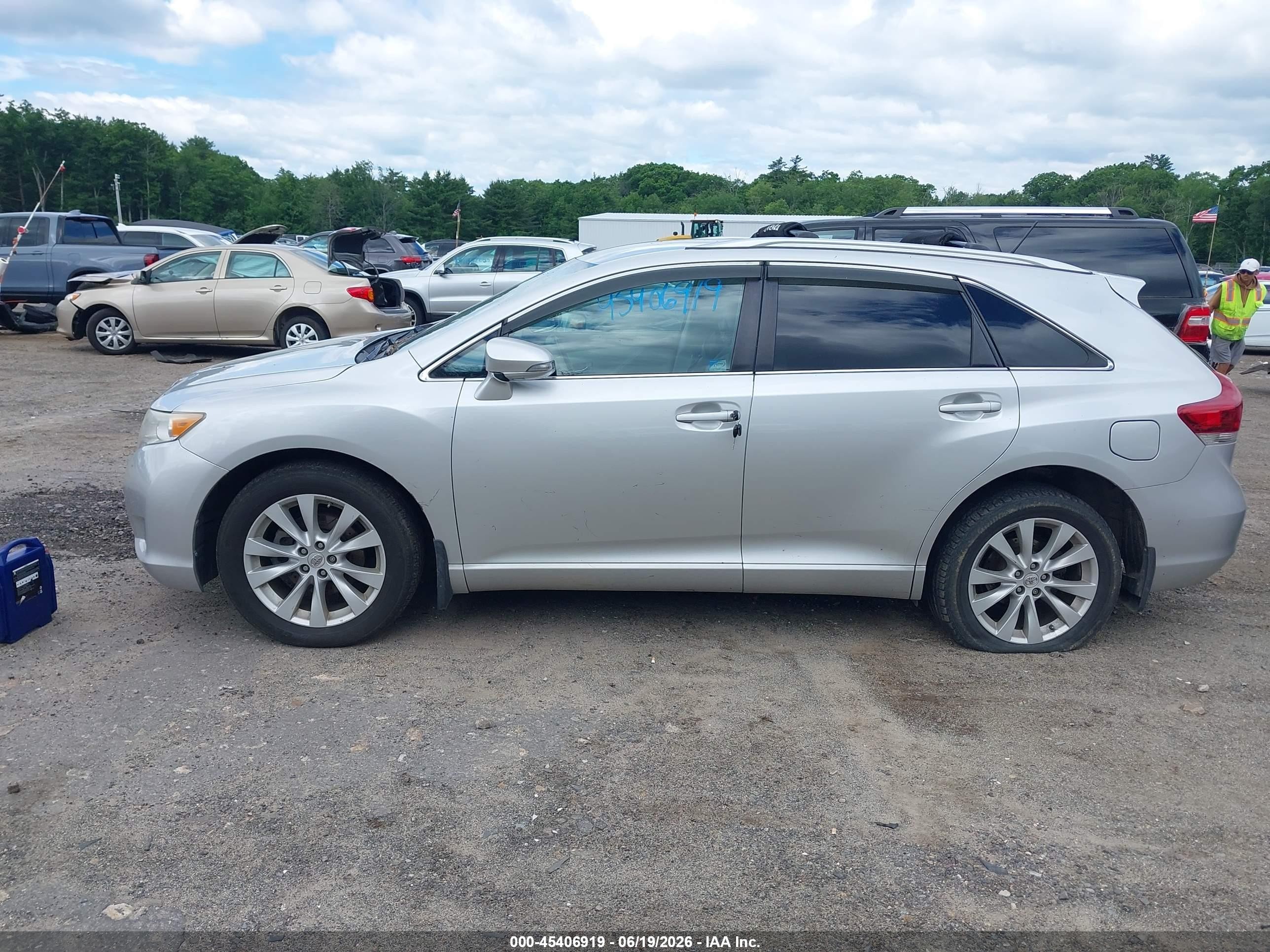 2013 Toyota Venza Le Silver vin: 4T3BA3BB8DU035974