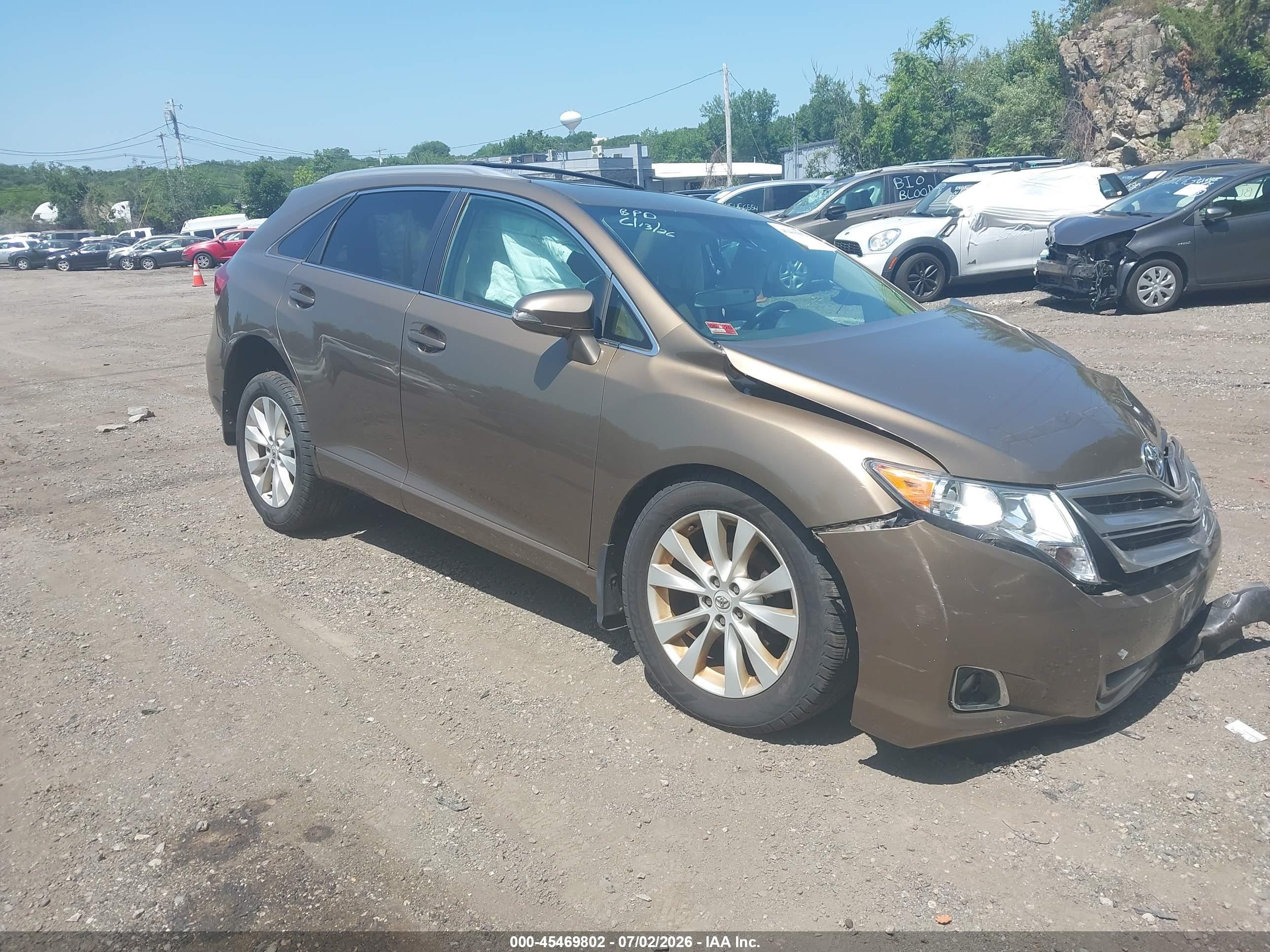 2013 Toyota Venza Le Gold vin: 4T3BA3BB8DU036722