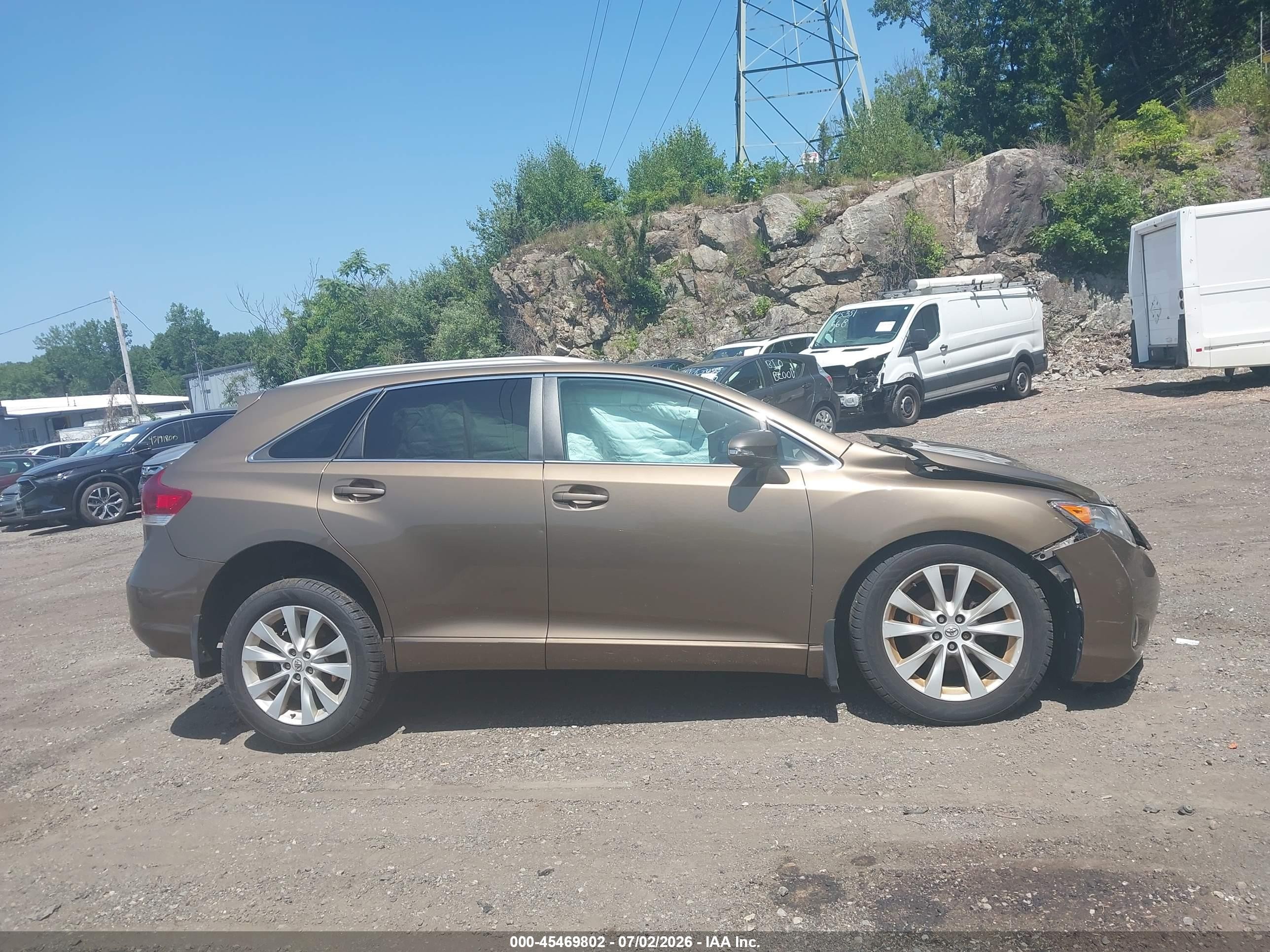 2013 Toyota Venza Le Gold vin: 4T3BA3BB8DU036722