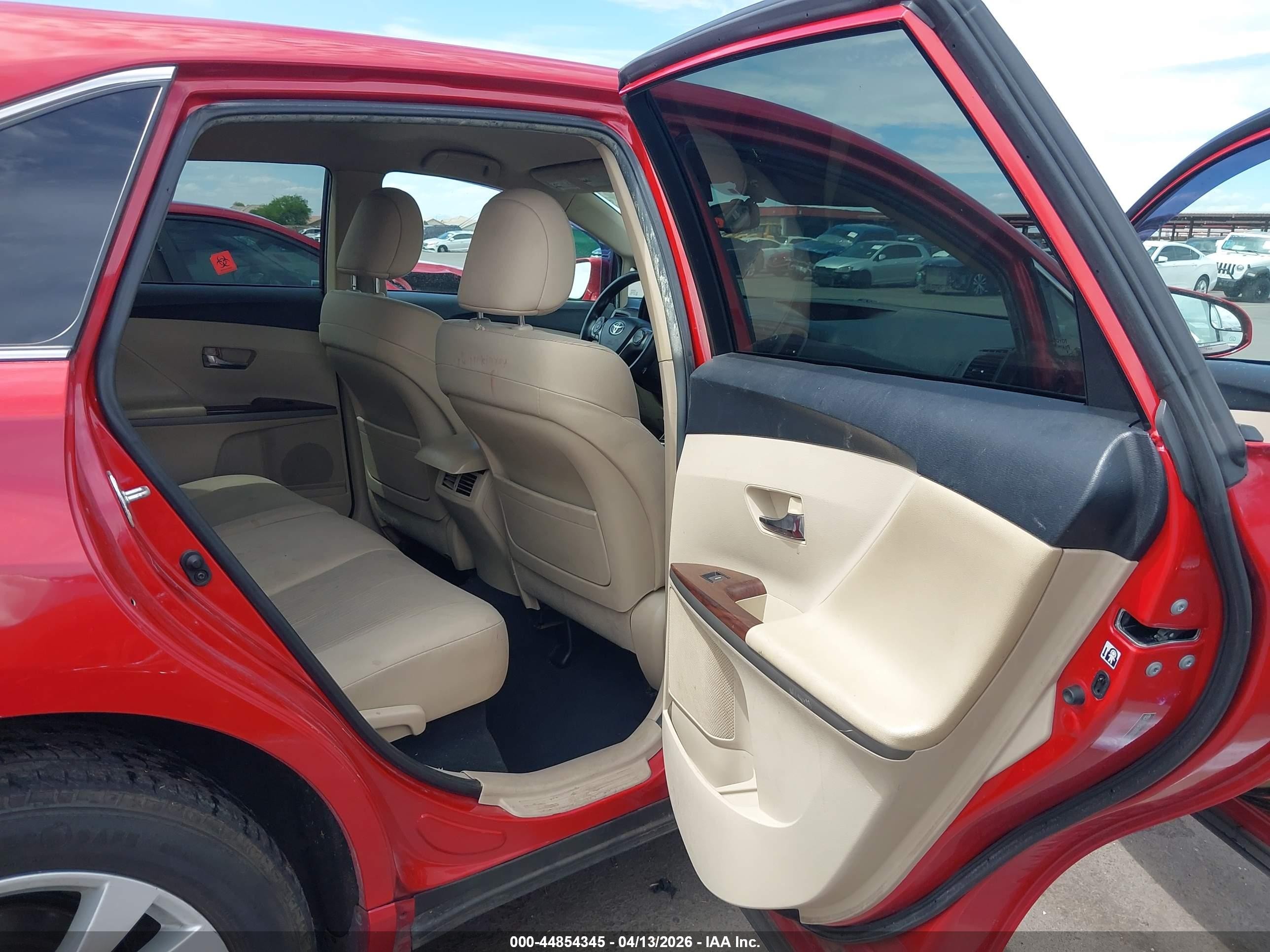 2013 Toyota Venza Le Red vin: 4T3BA3BB9DU041802