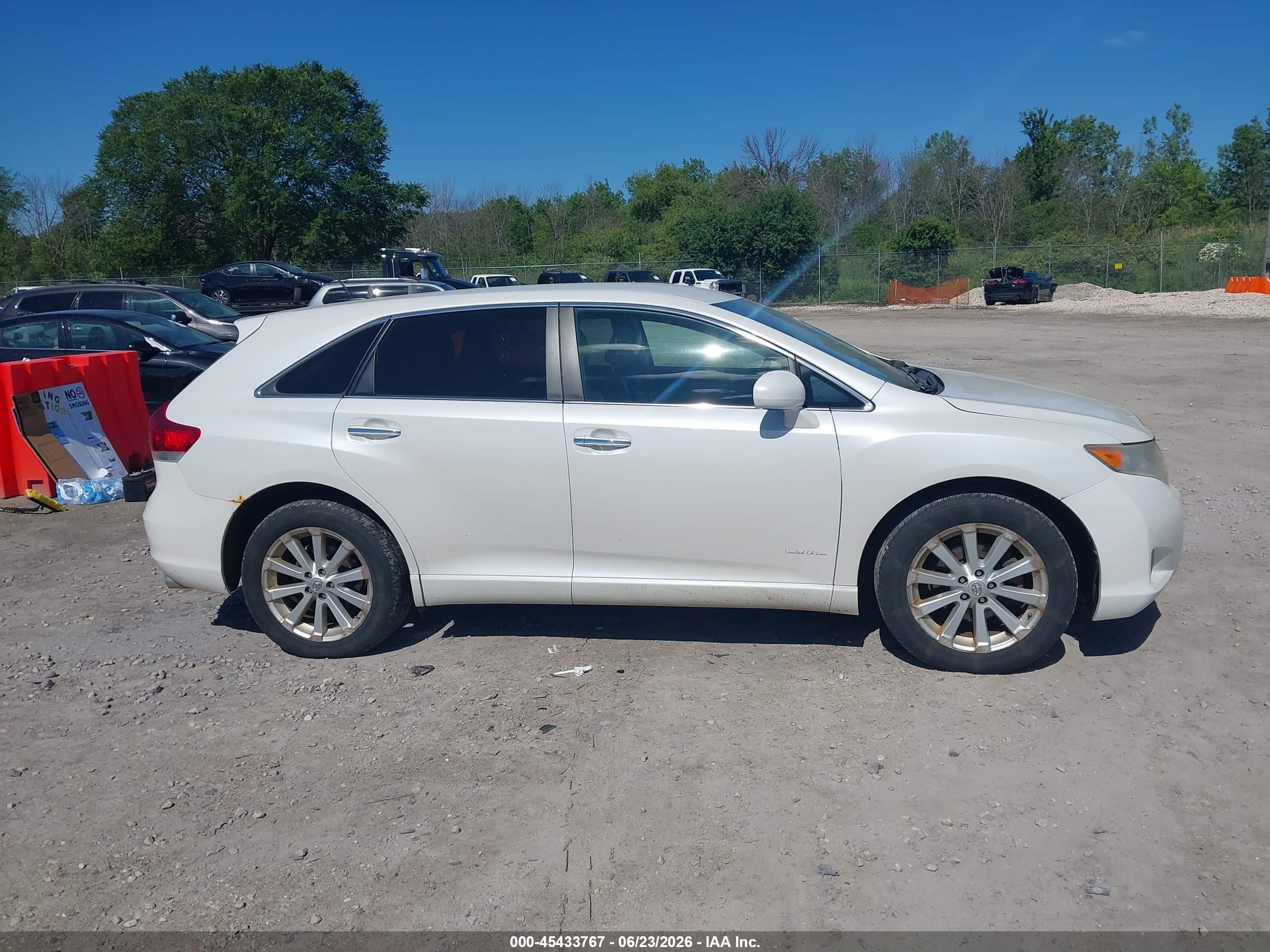 2009 Toyota Venza   White vin: 4T3BE11A19U008642