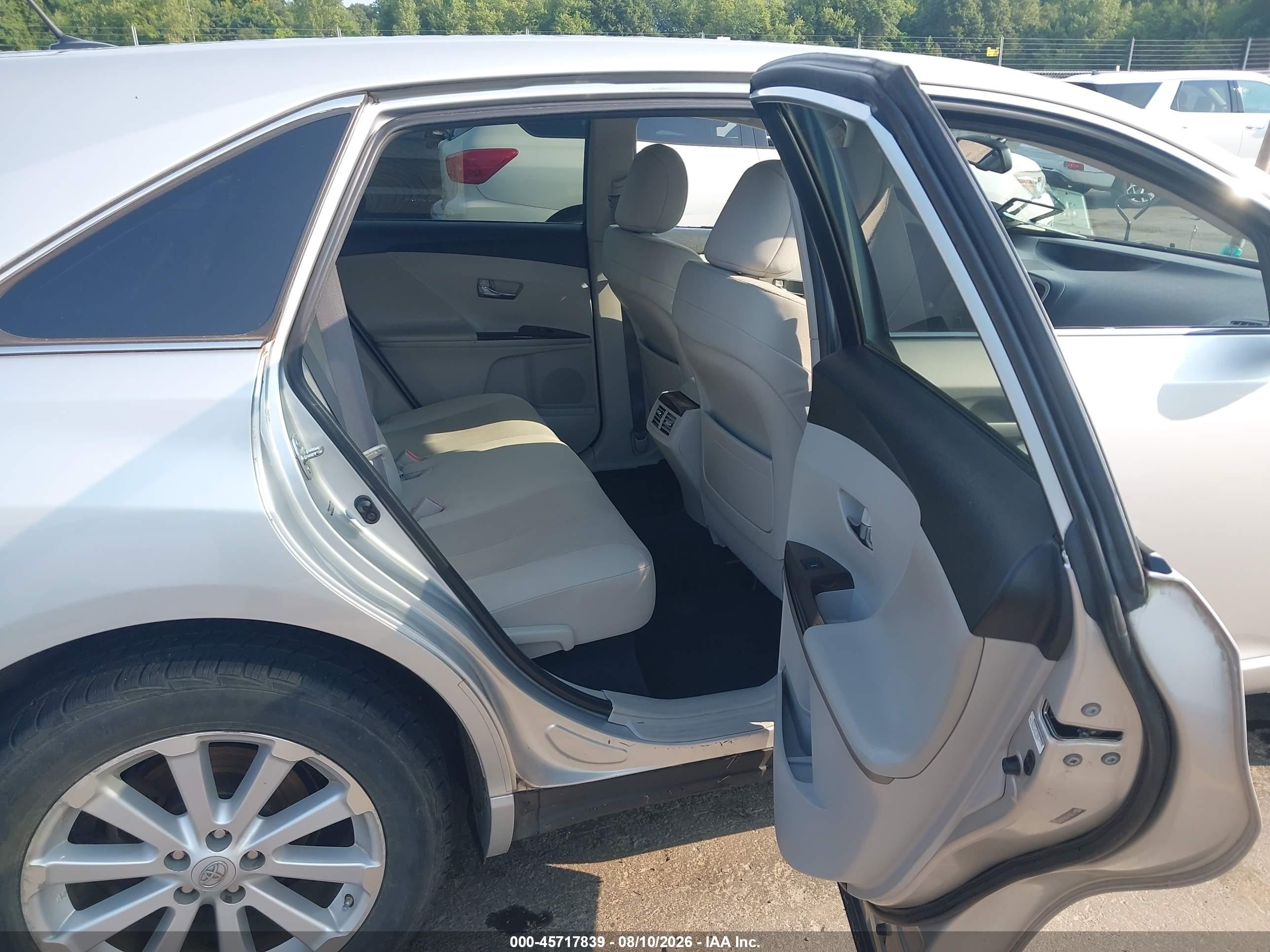 2009 Toyota Venza   Silver vin: 4T3BE11A99U006525