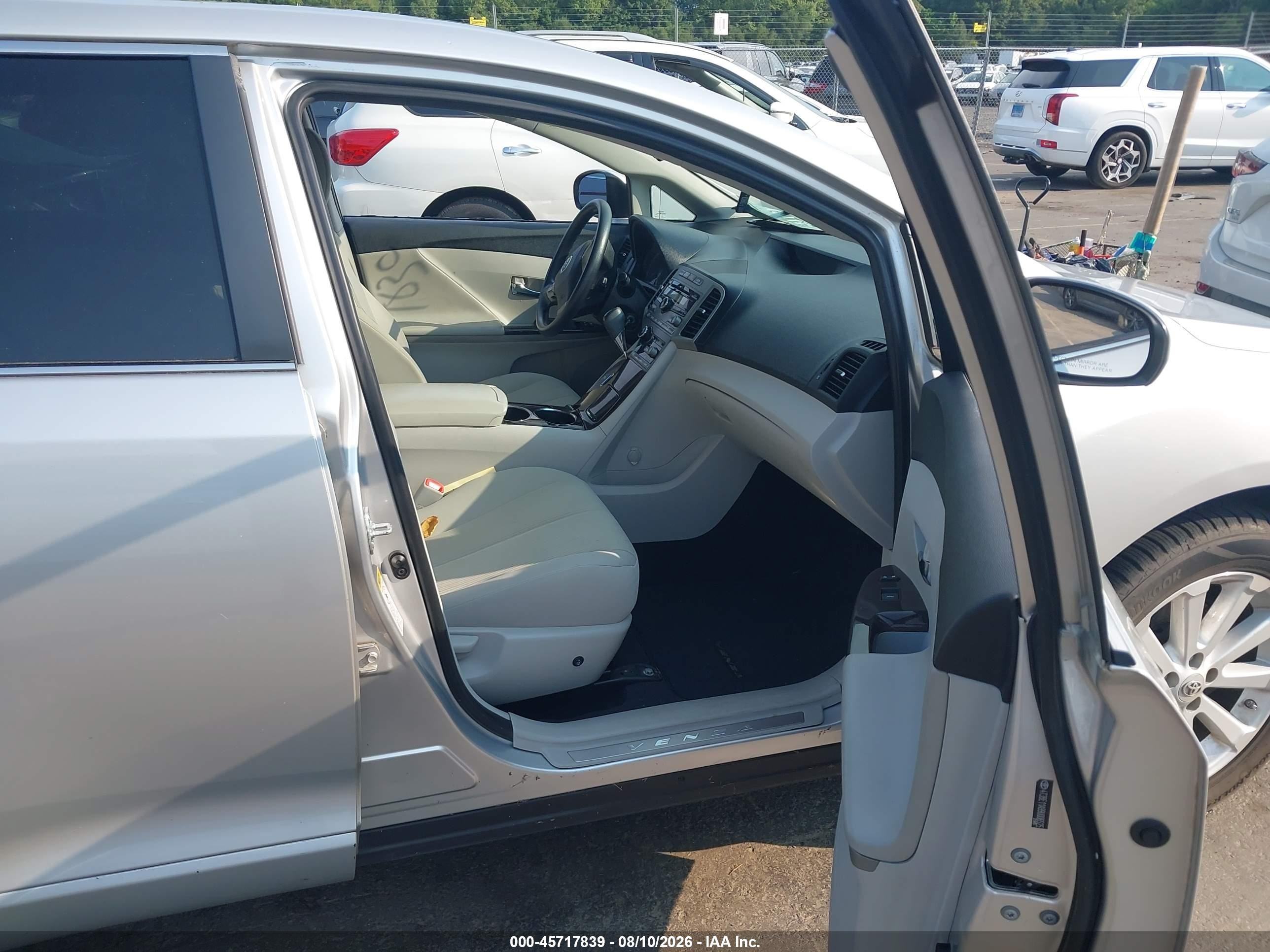 2009 Toyota Venza   Silver vin: 4T3BE11A99U006525