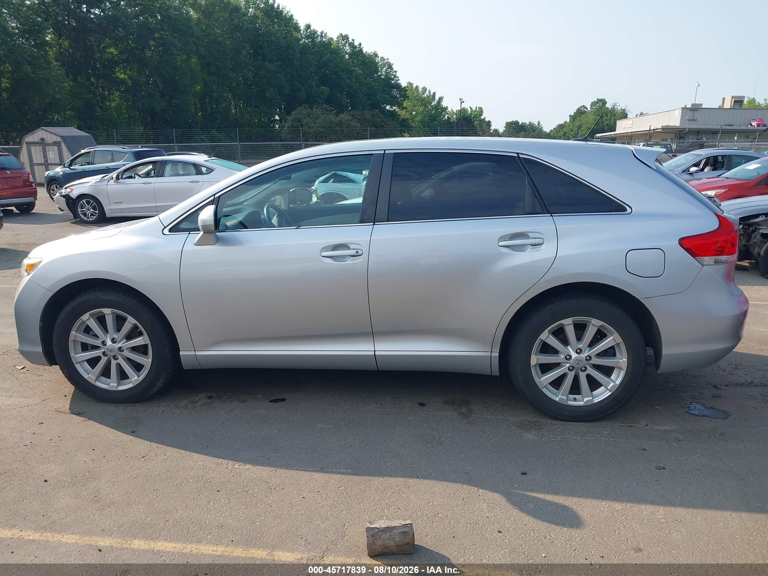 2009 Toyota Venza   Silver vin: 4T3BE11A99U006525