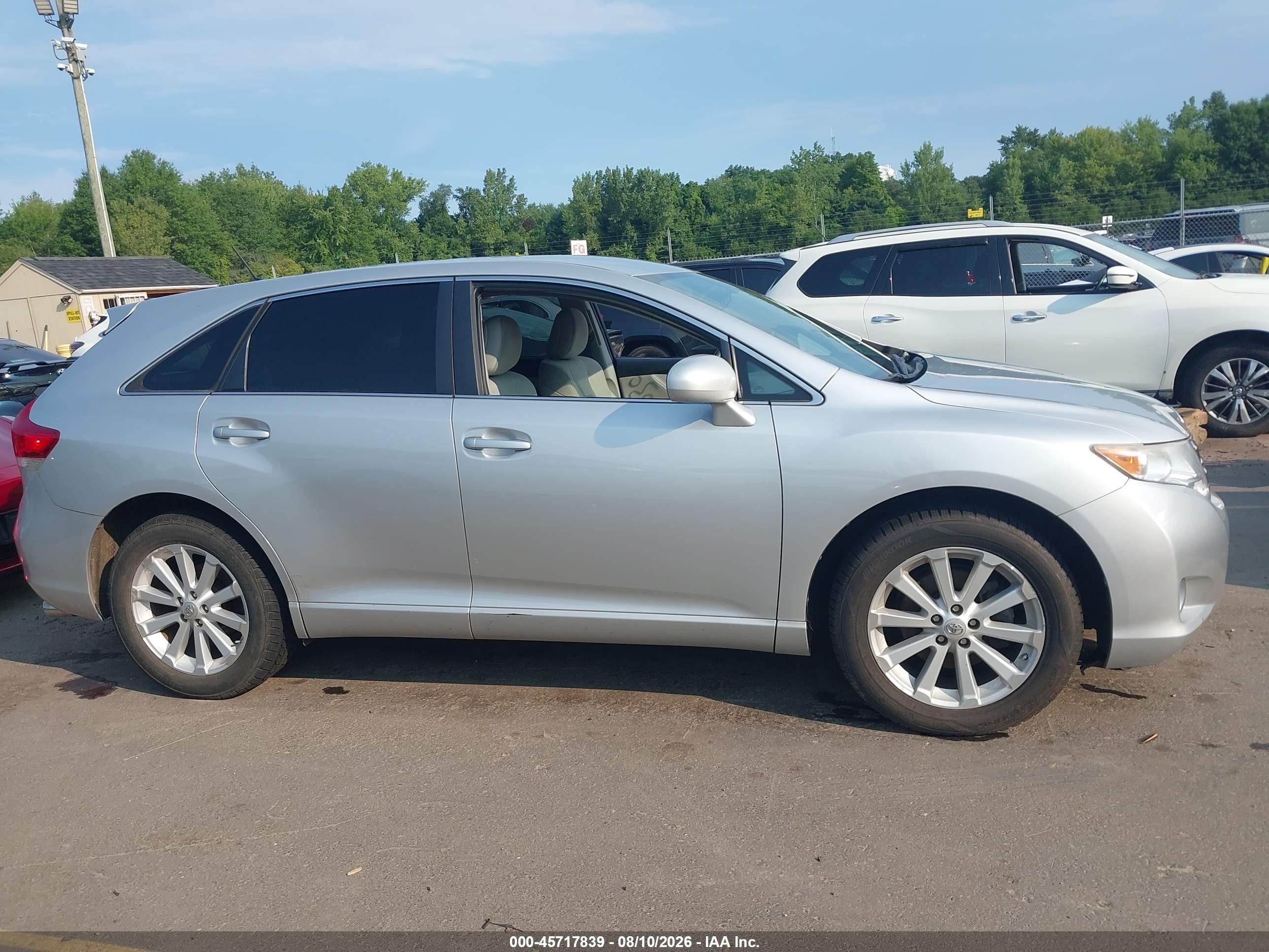 2009 Toyota Venza   Silver vin: 4T3BE11A99U006525