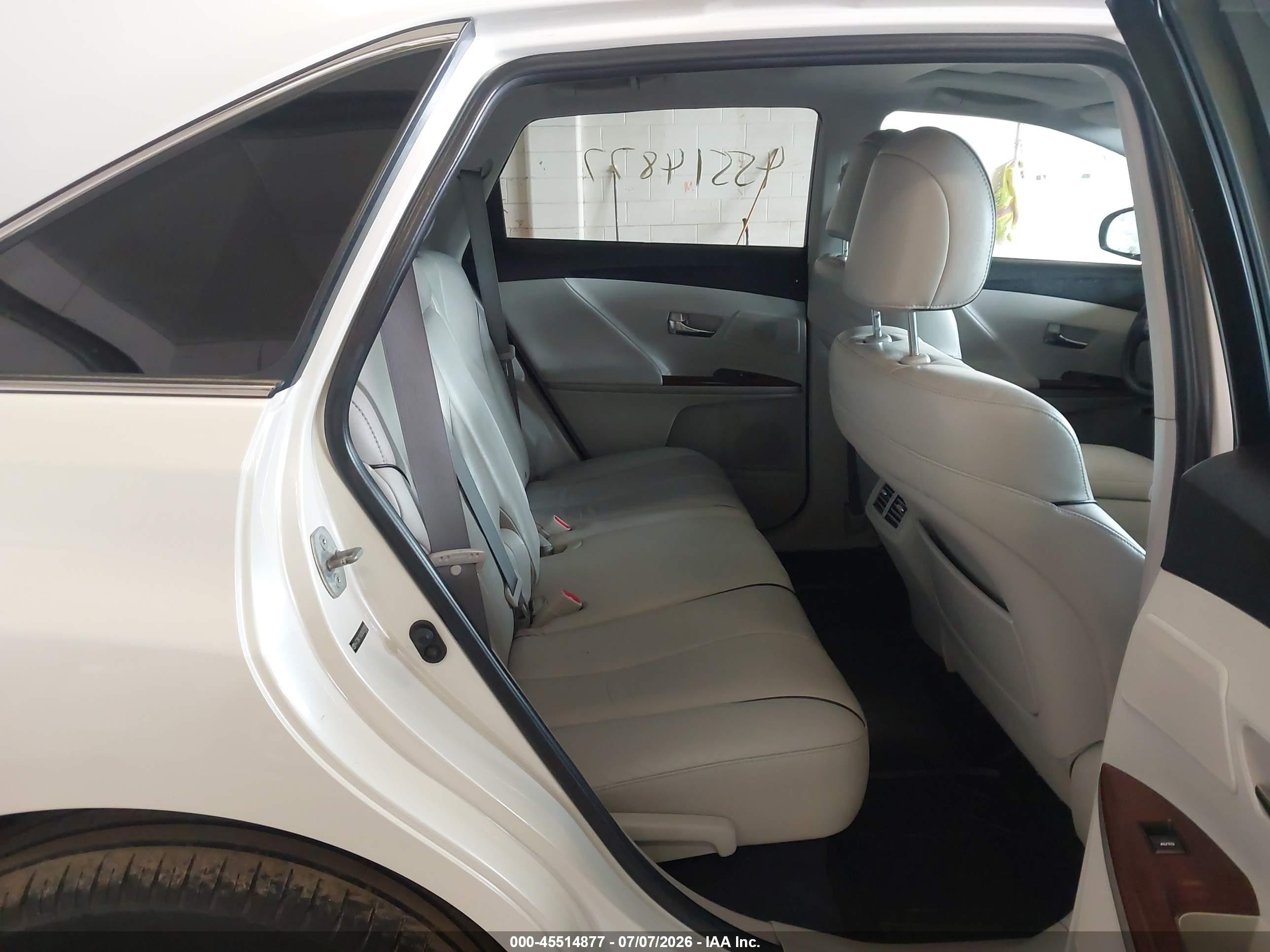 2009 Toyota Venza Base V6 White vin: 4T3BK11A09U001688