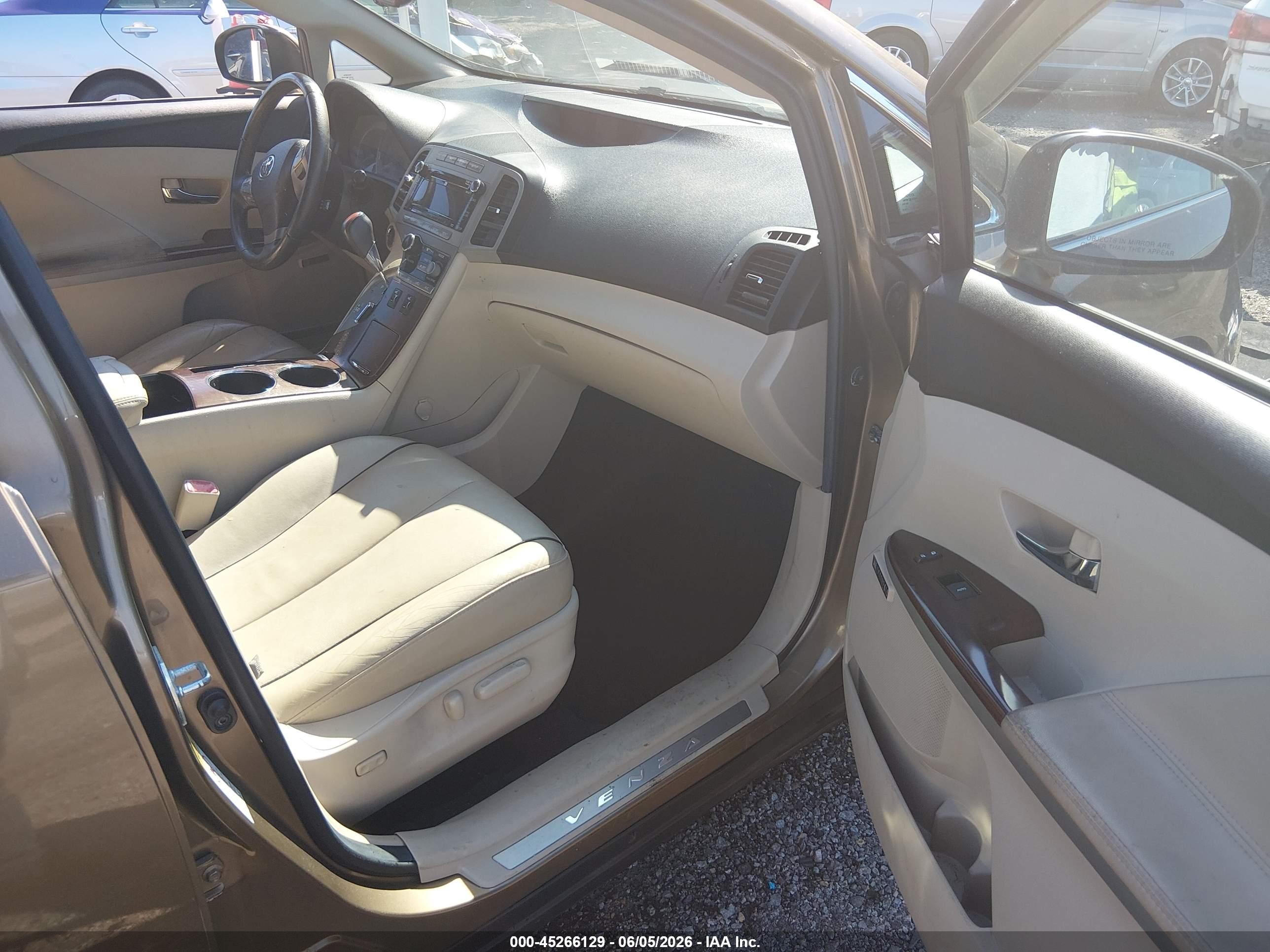 2011 Toyota Venza Base V6 Gold vin: 4T3BK3BB0BU046395
