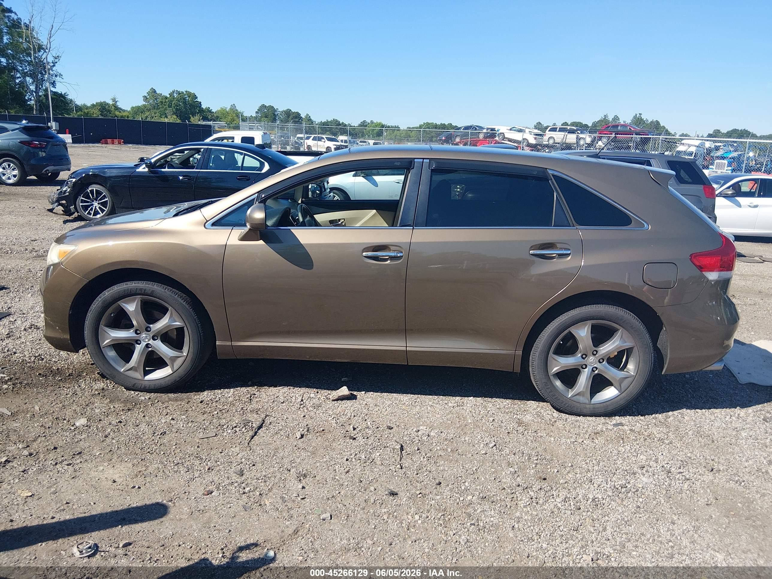 2011 Toyota Venza Base V6 Gold vin: 4T3BK3BB0BU046395