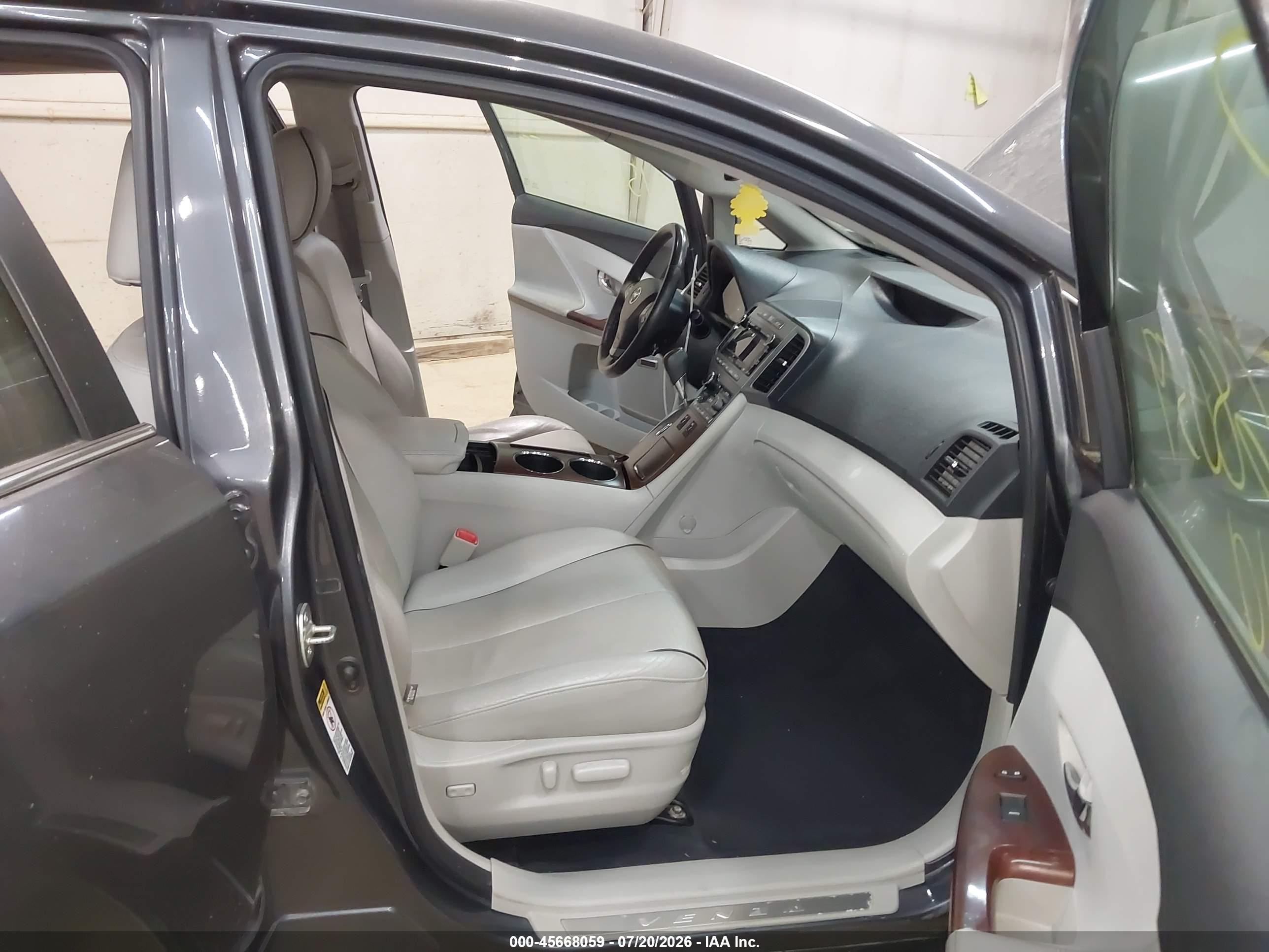 2010 Toyota Venza Base V6 Gray vin: 4T3BK3BB1AU028048