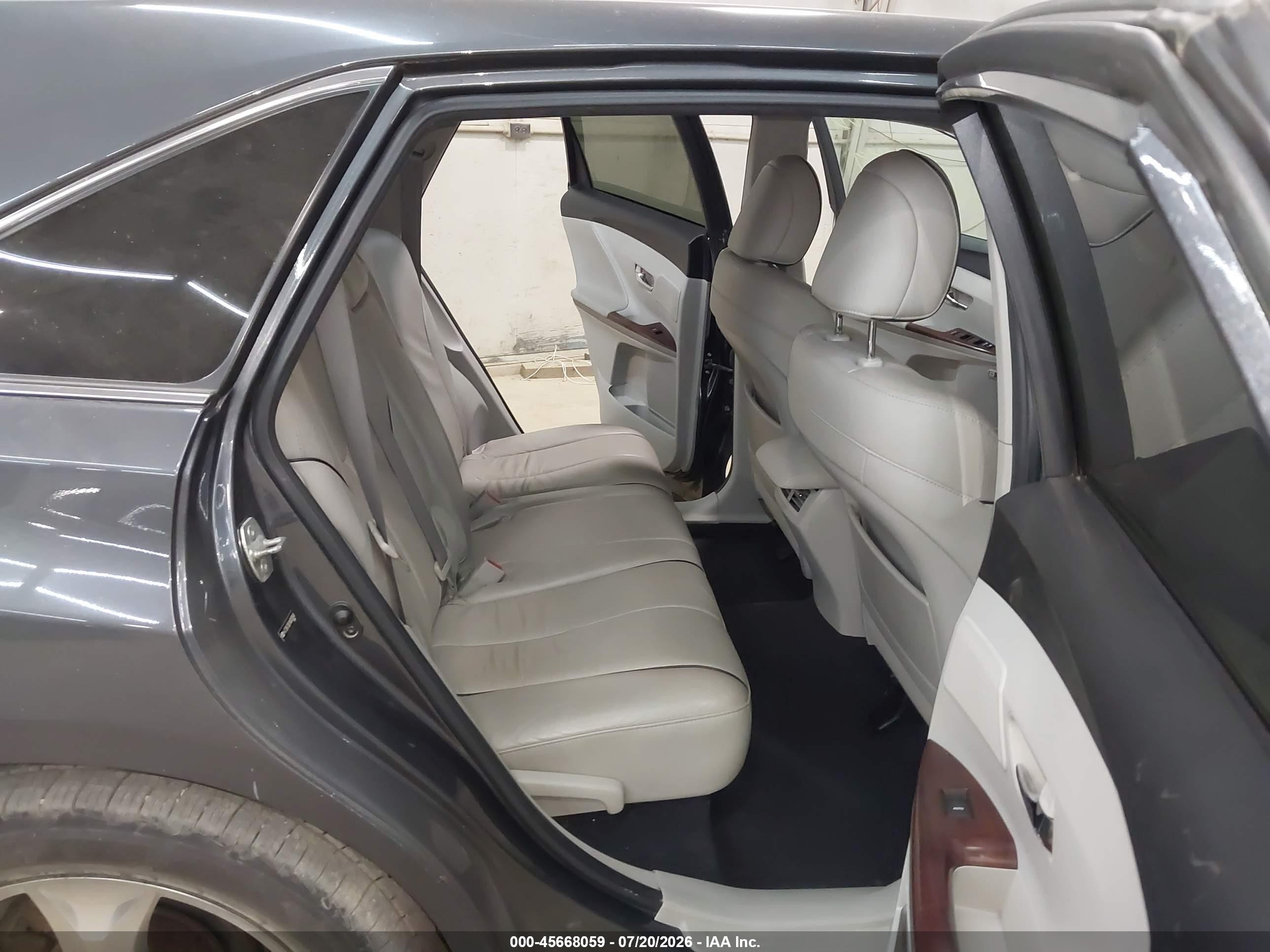 2010 Toyota Venza Base V6 Gray vin: 4T3BK3BB1AU028048