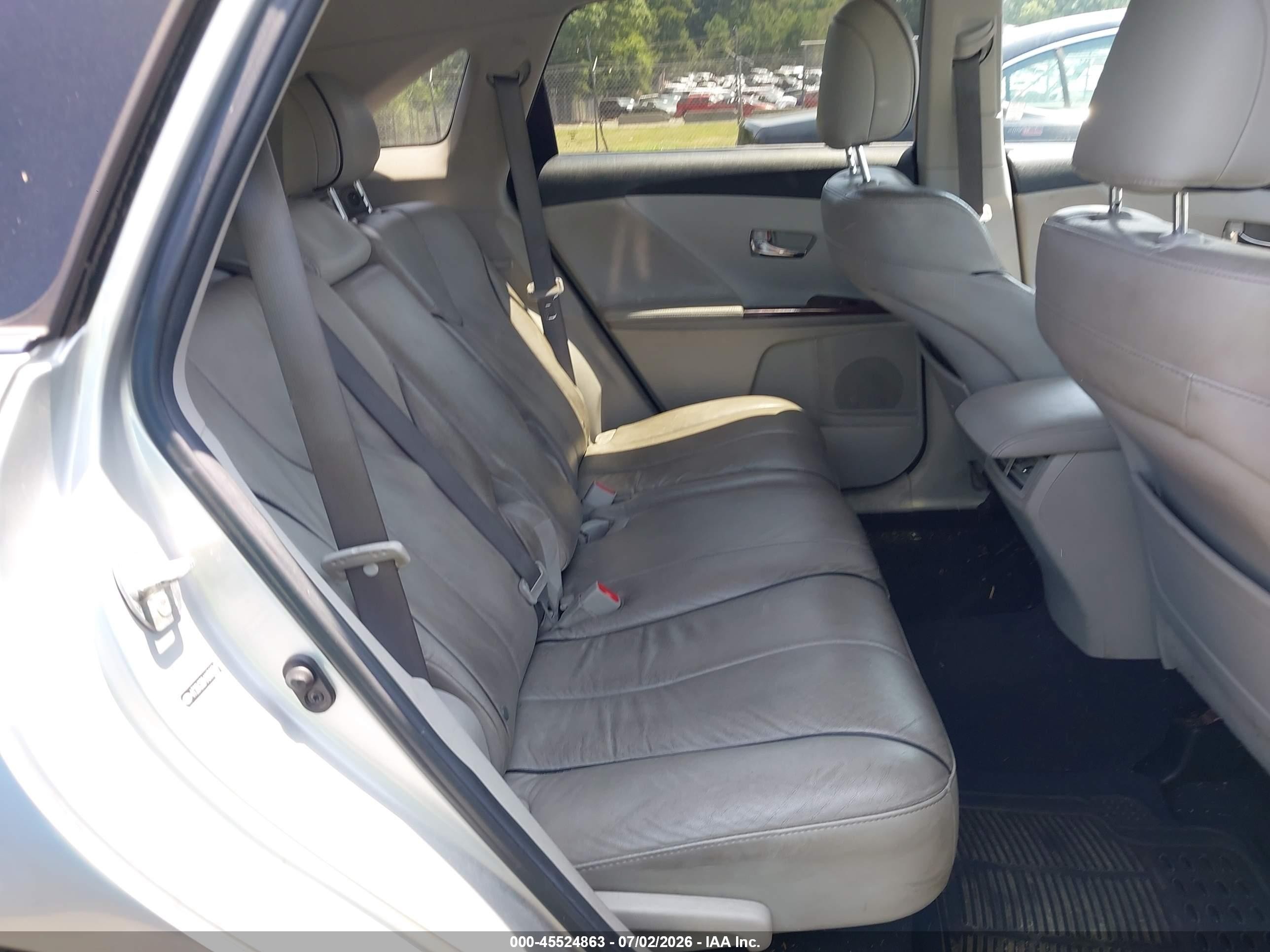 2010 Toyota Venza Base V6 Silver vin: 4T3BK3BB1AU039017