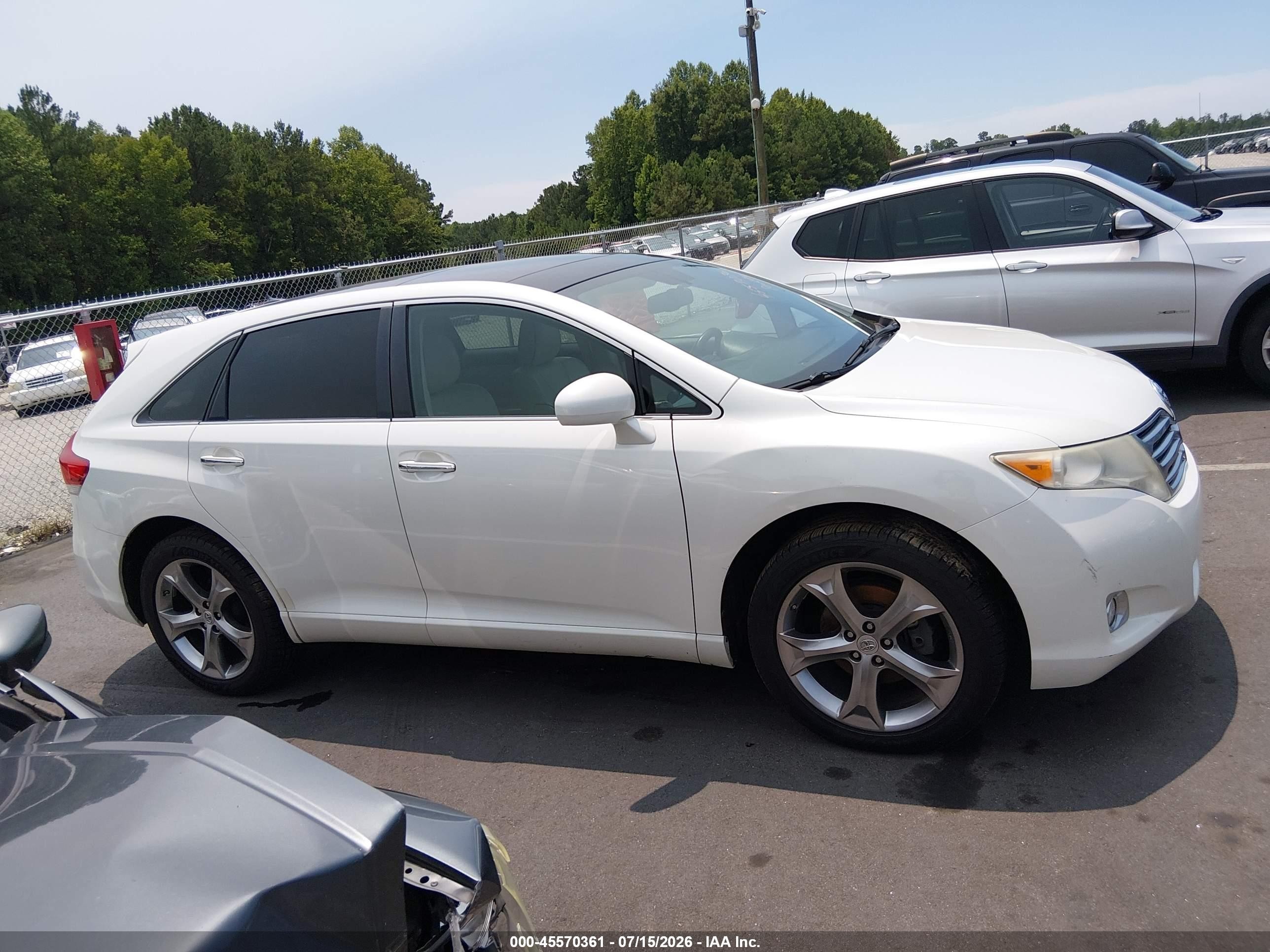 2010 Toyota Venza Base V6 White vin: 4T3BK3BB3AU030643