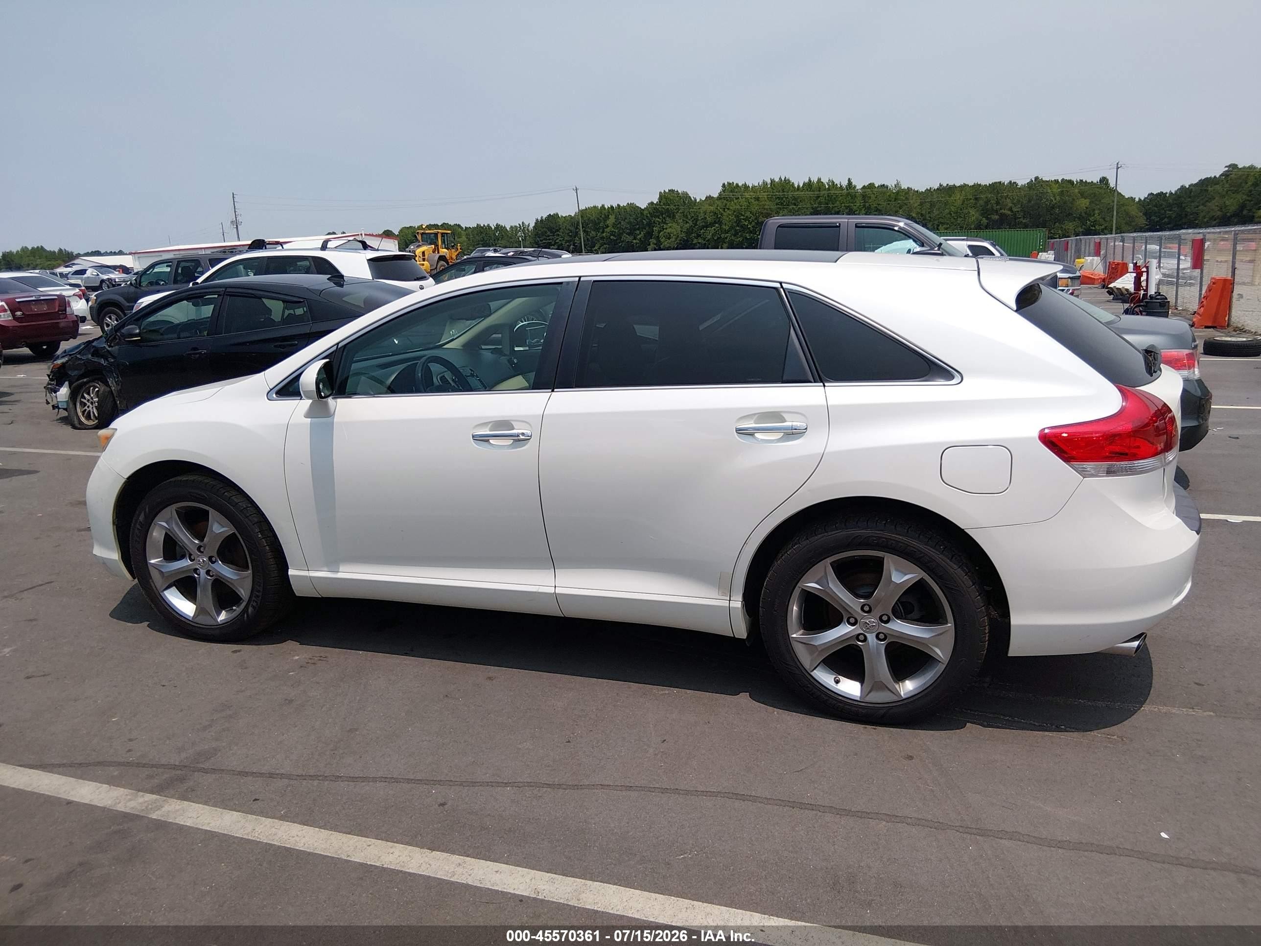 2010 Toyota Venza Base V6 White vin: 4T3BK3BB3AU030643