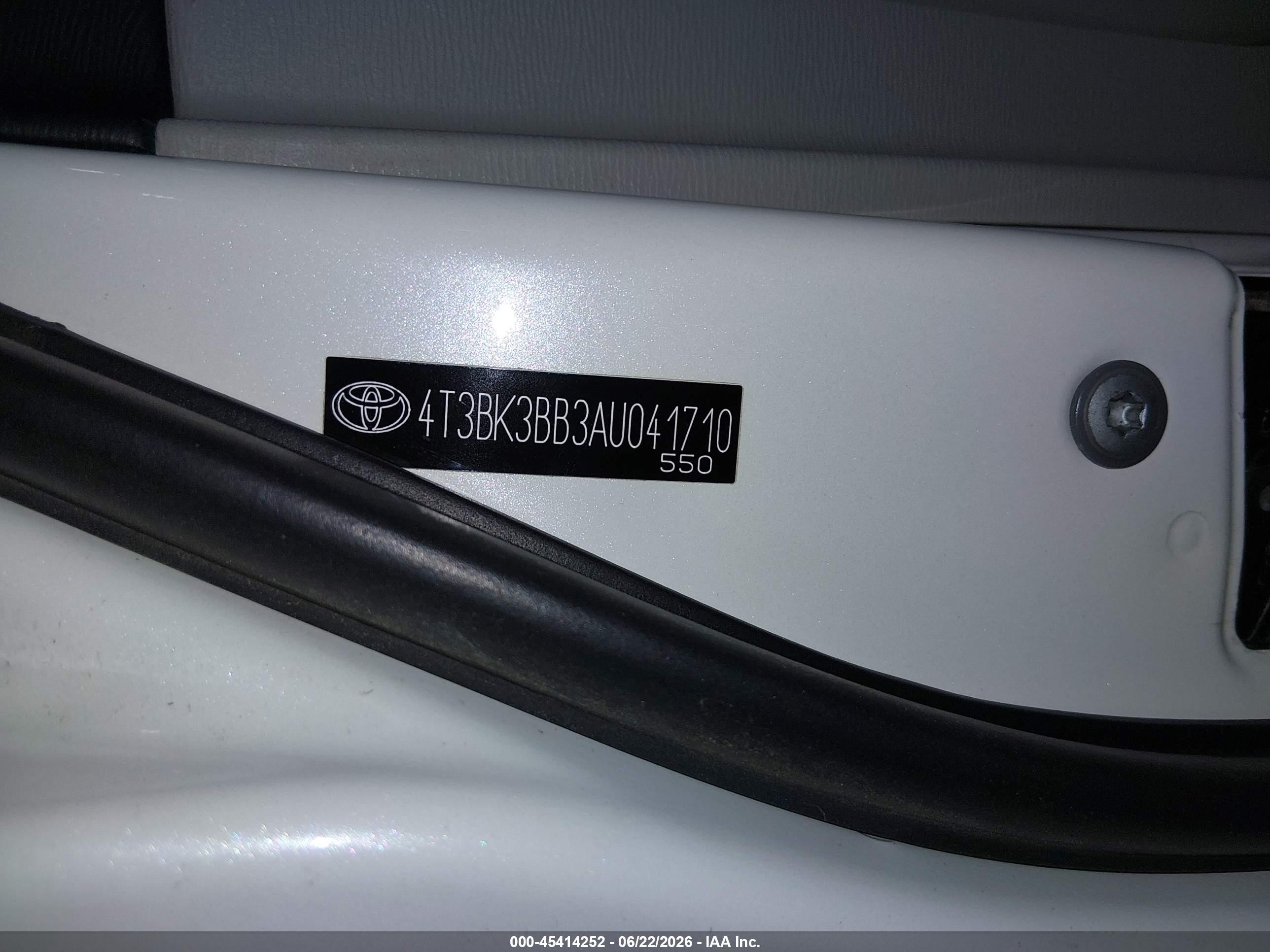 2010 Toyota Venza Base V6 White vin: 4T3BK3BB3AU041710